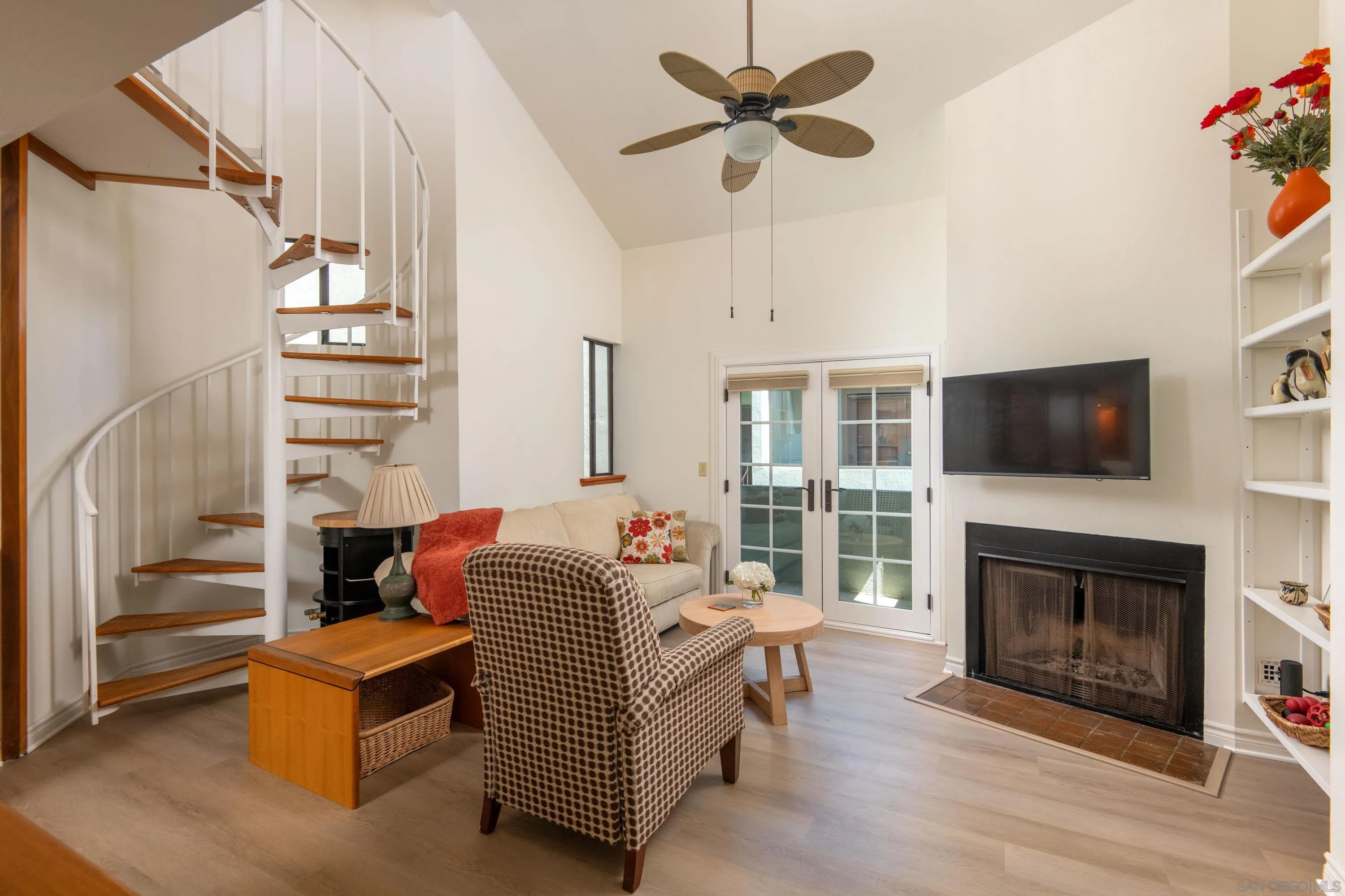 Photo #2: 250034703 Listing 
