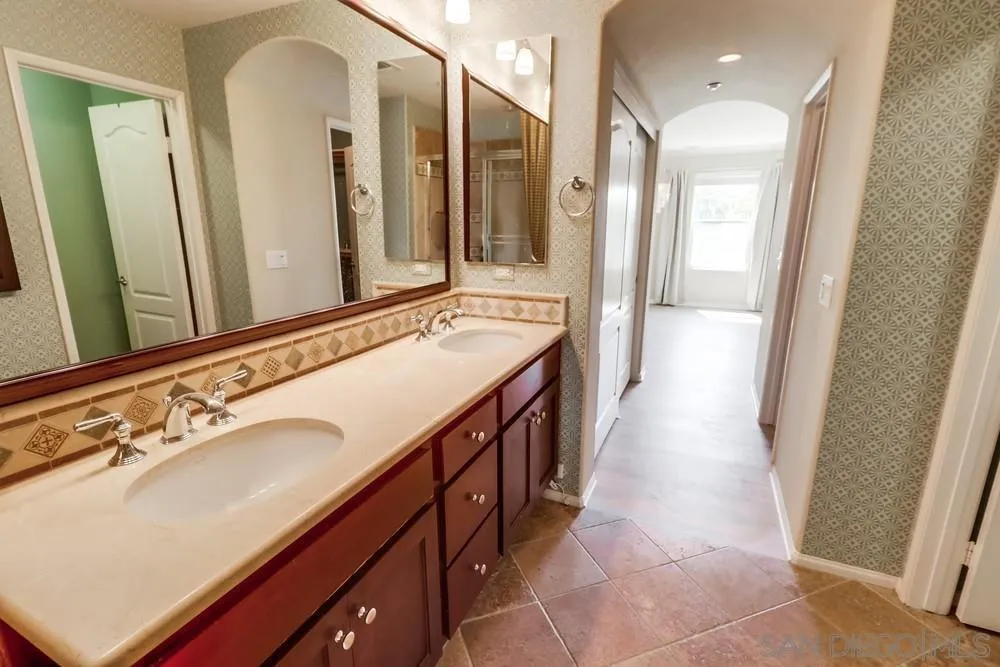 Photo #5: 250034707 Listing 