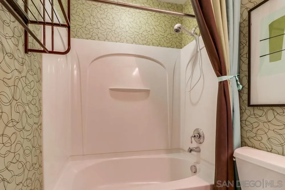 Photo #8: 250034707 Listing: Photo #8