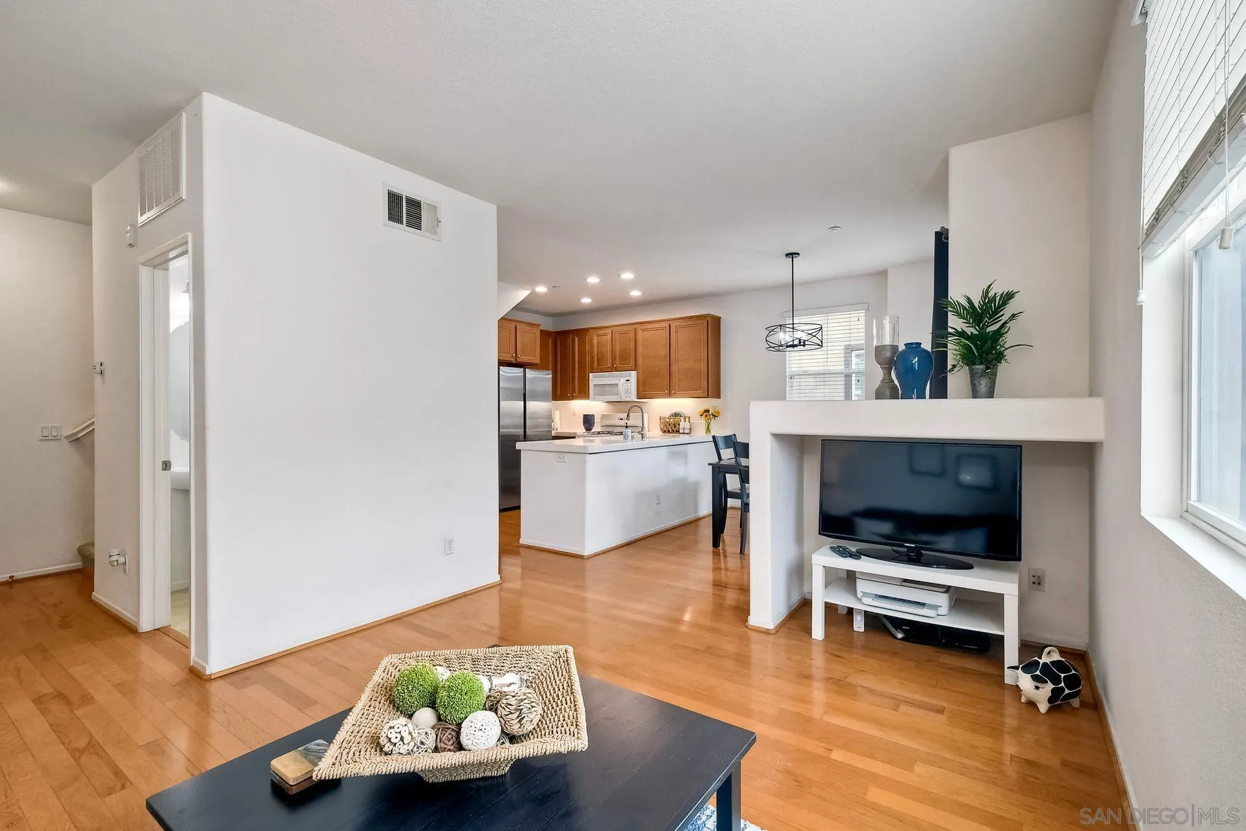 Photo #4: 250034709 Listing 