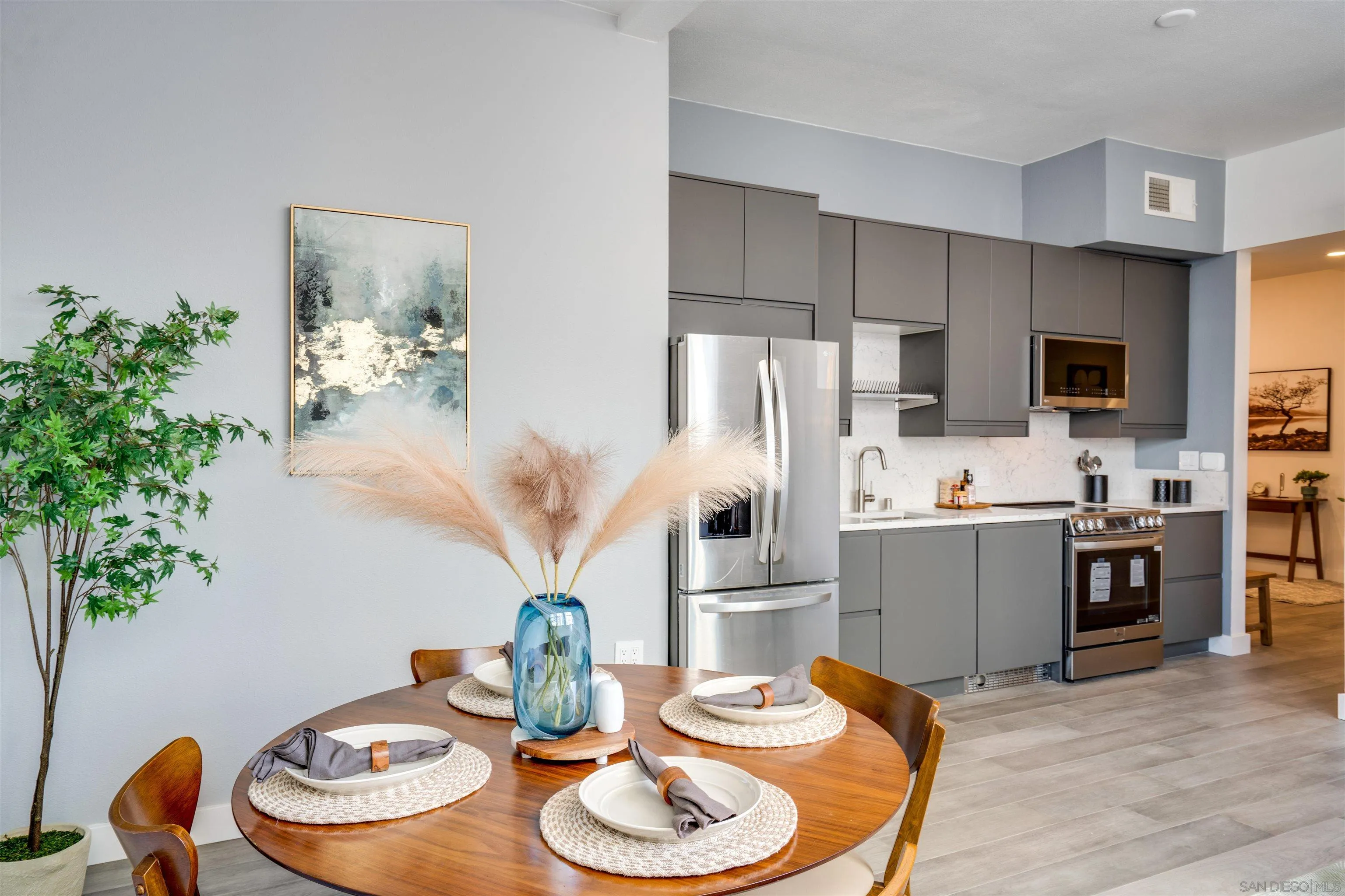 Photo #2: 250034721 Listing 