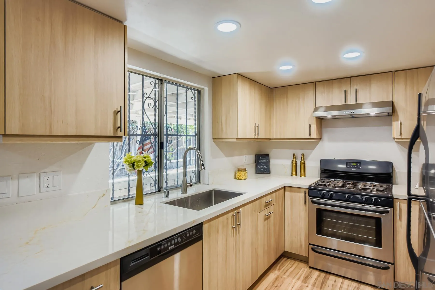 https://cdn.realtyfeed.com/cdn/127/250034726/11c54a9f0b2f43b184bb02f7d3e92f86.webp