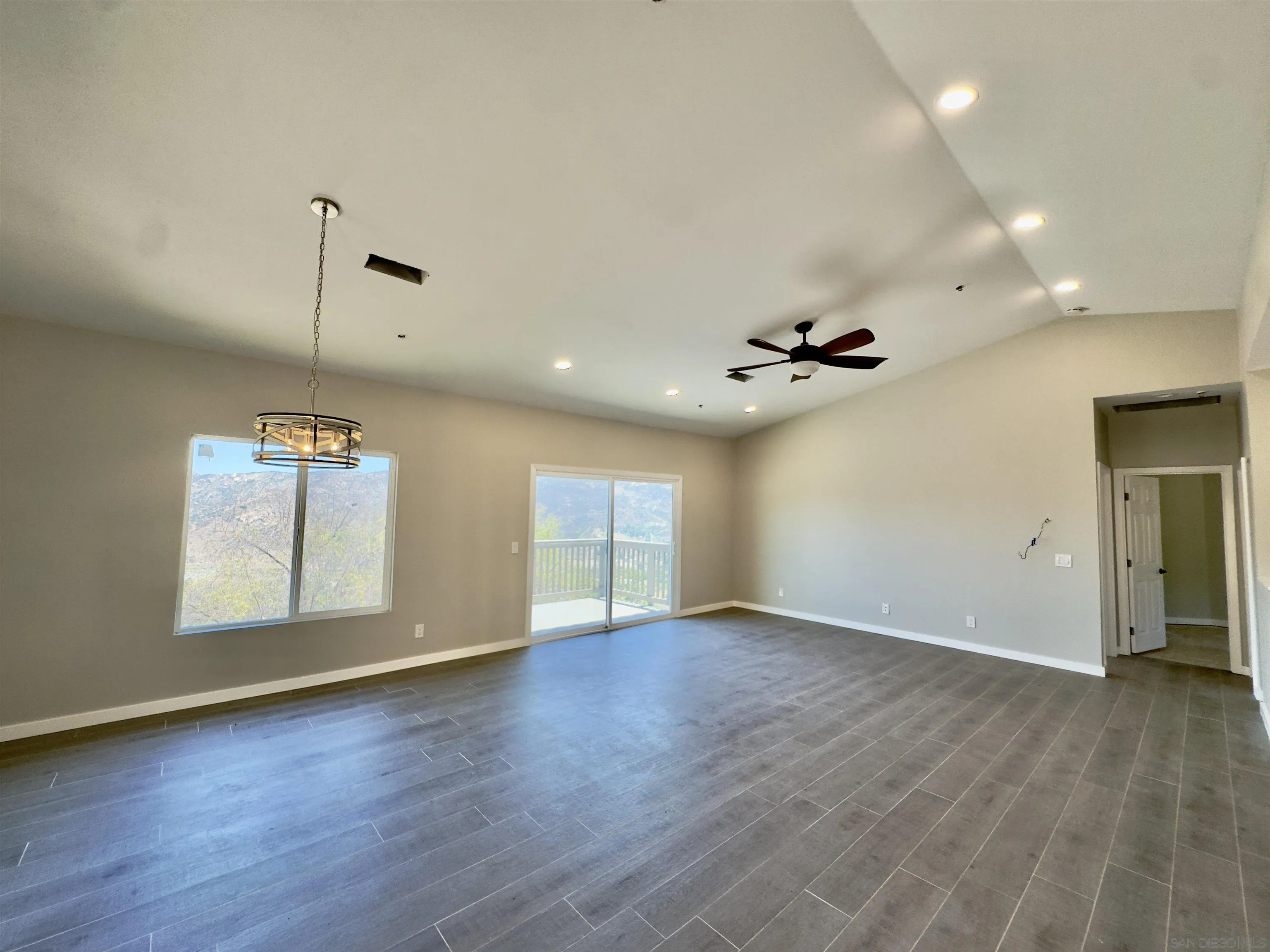 https://cdn.realtyfeed.com/cdn/127/250034752/1cff7b4c910fa98dc9dd8c778b96fe4c.webp