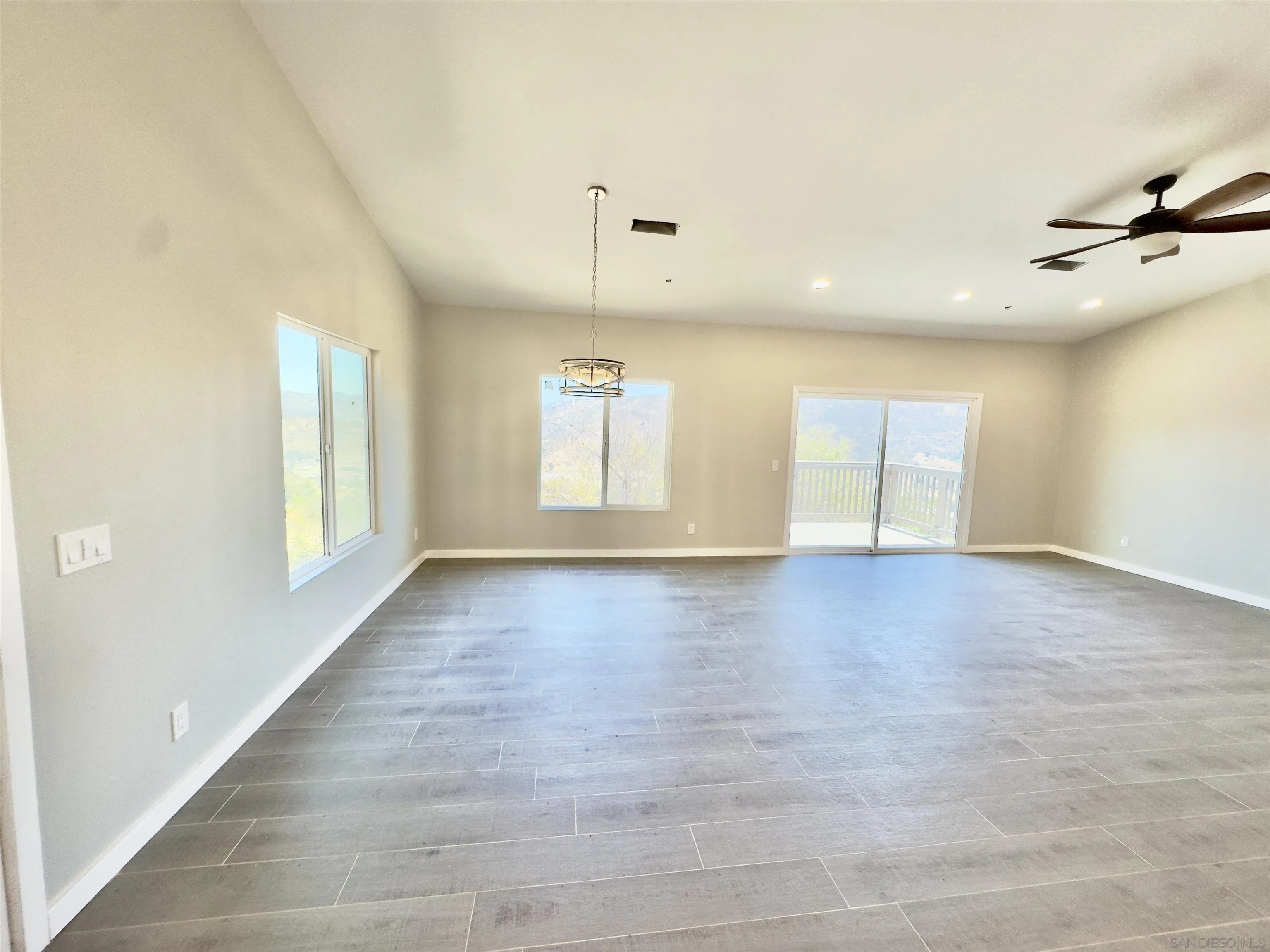 https://cdn.realtyfeed.com/cdn/127/250034752/85b52aad4f13e76cb1e0d43844495931.webp