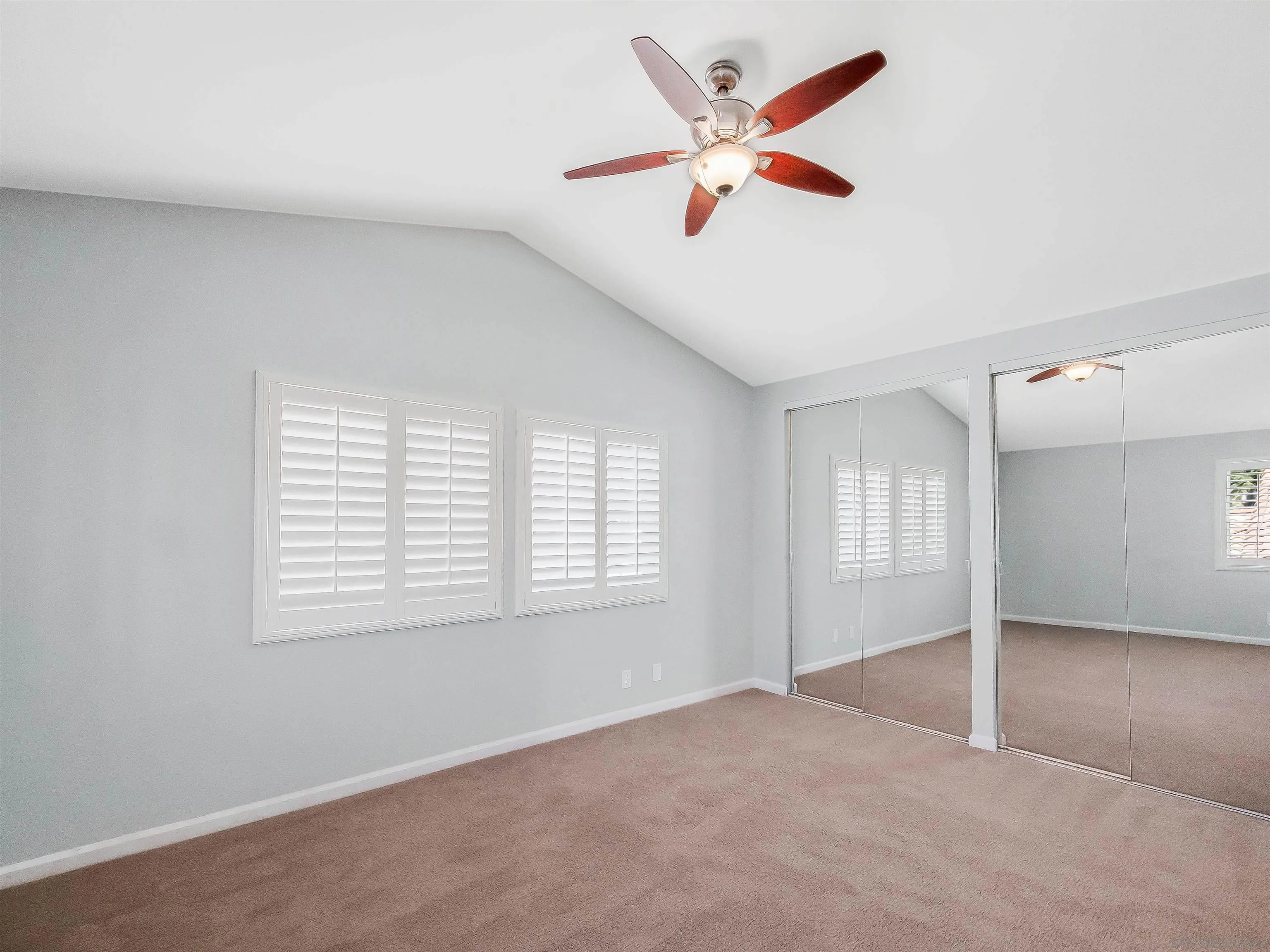 https://cdn.realtyfeed.com/cdn/127/250034759/f89cc72154802edf11fb4f58b7ad22b5.webp