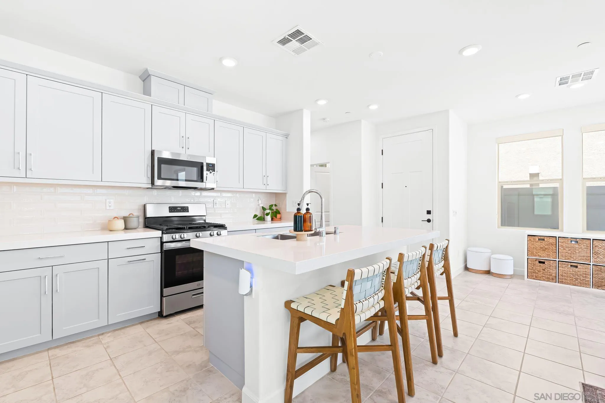 https://cdn.realtyfeed.com/cdn/127/250034766/229591b94741443987dca623ae9f5940.webp