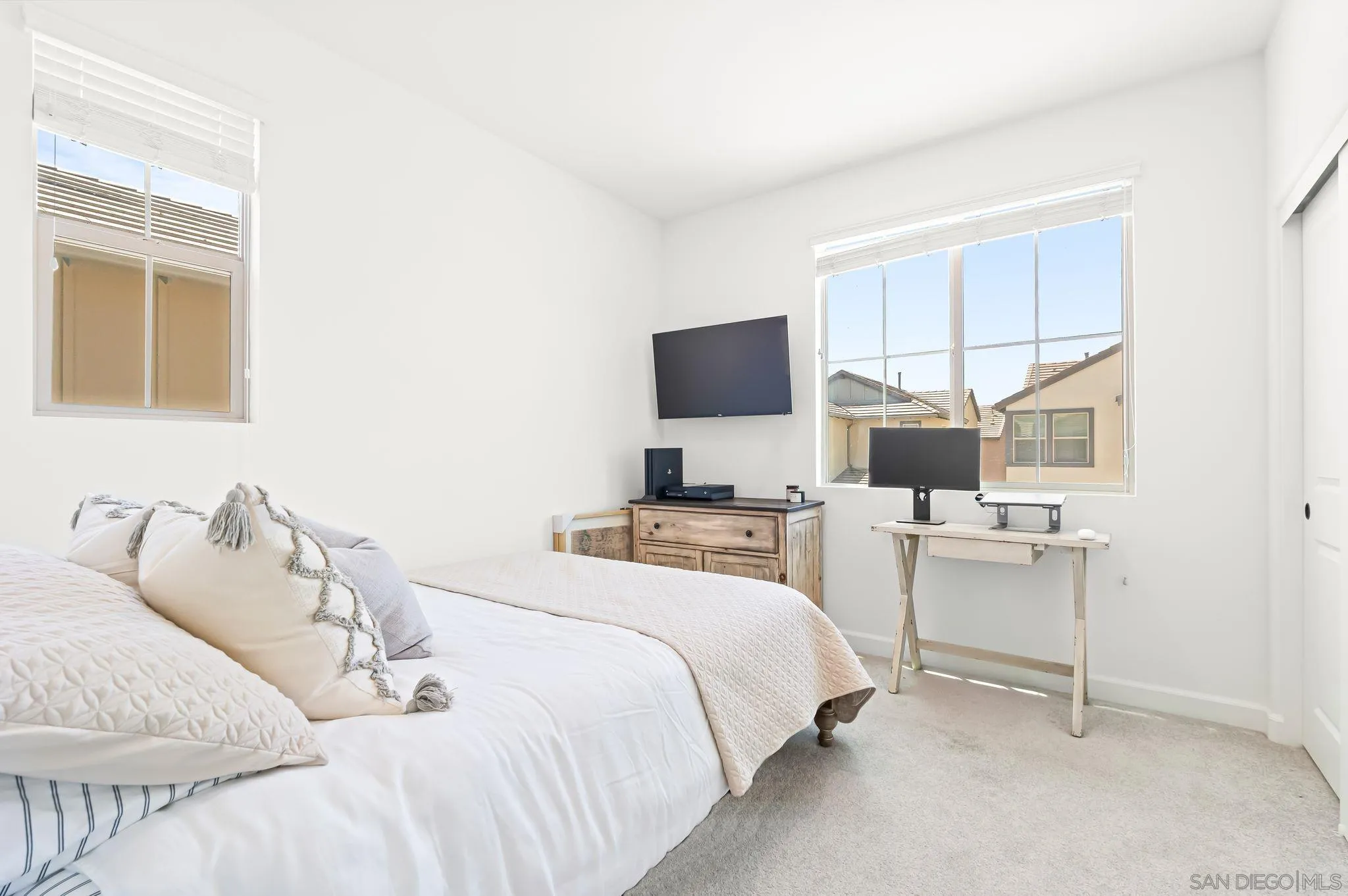 https://cdn.realtyfeed.com/cdn/127/250034766/499707a7b34647a5914d5363db8c6b3a.webp