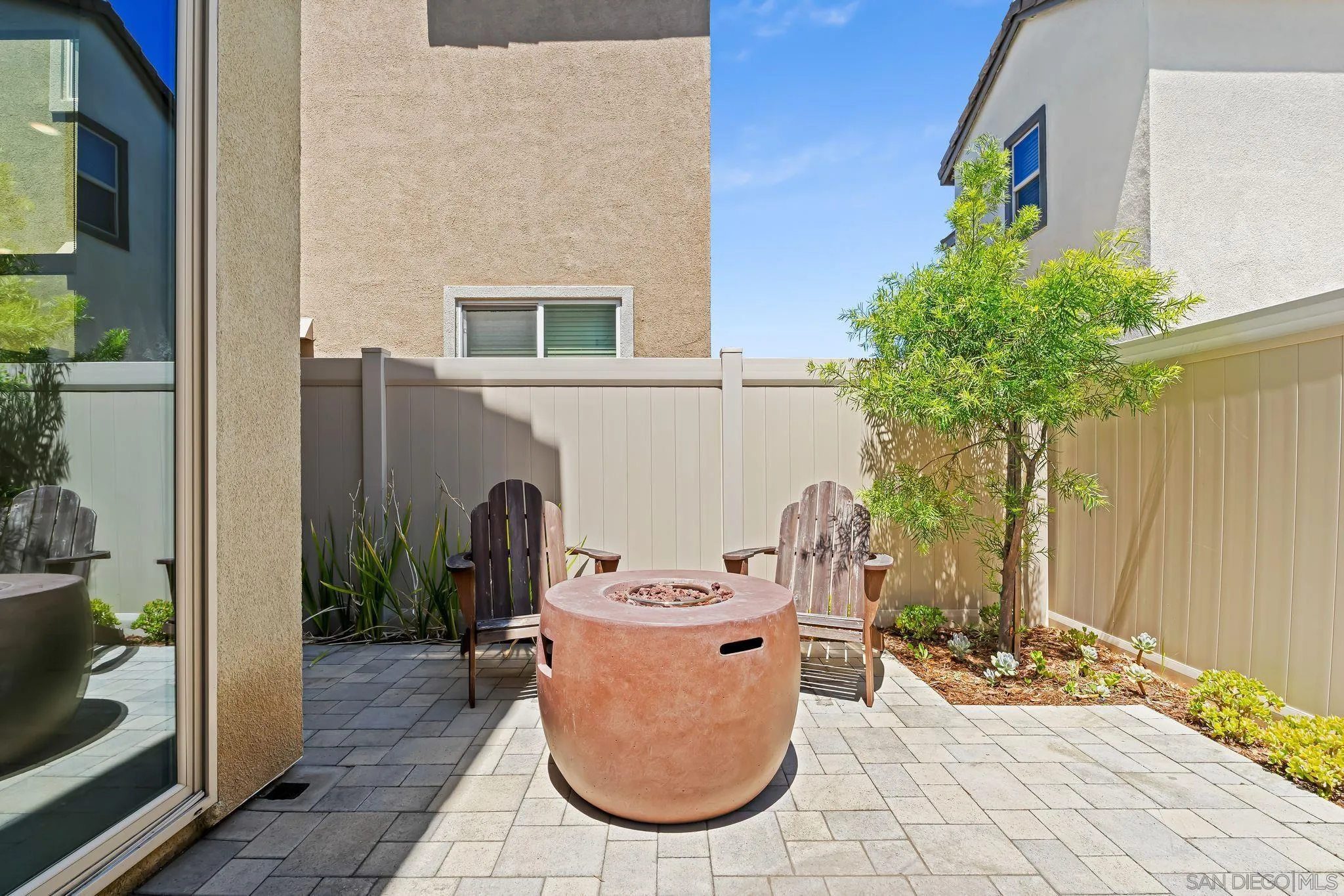 https://cdn.realtyfeed.com/cdn/127/250034766/87cefe3a10e233517908c337dd8b9032.webp