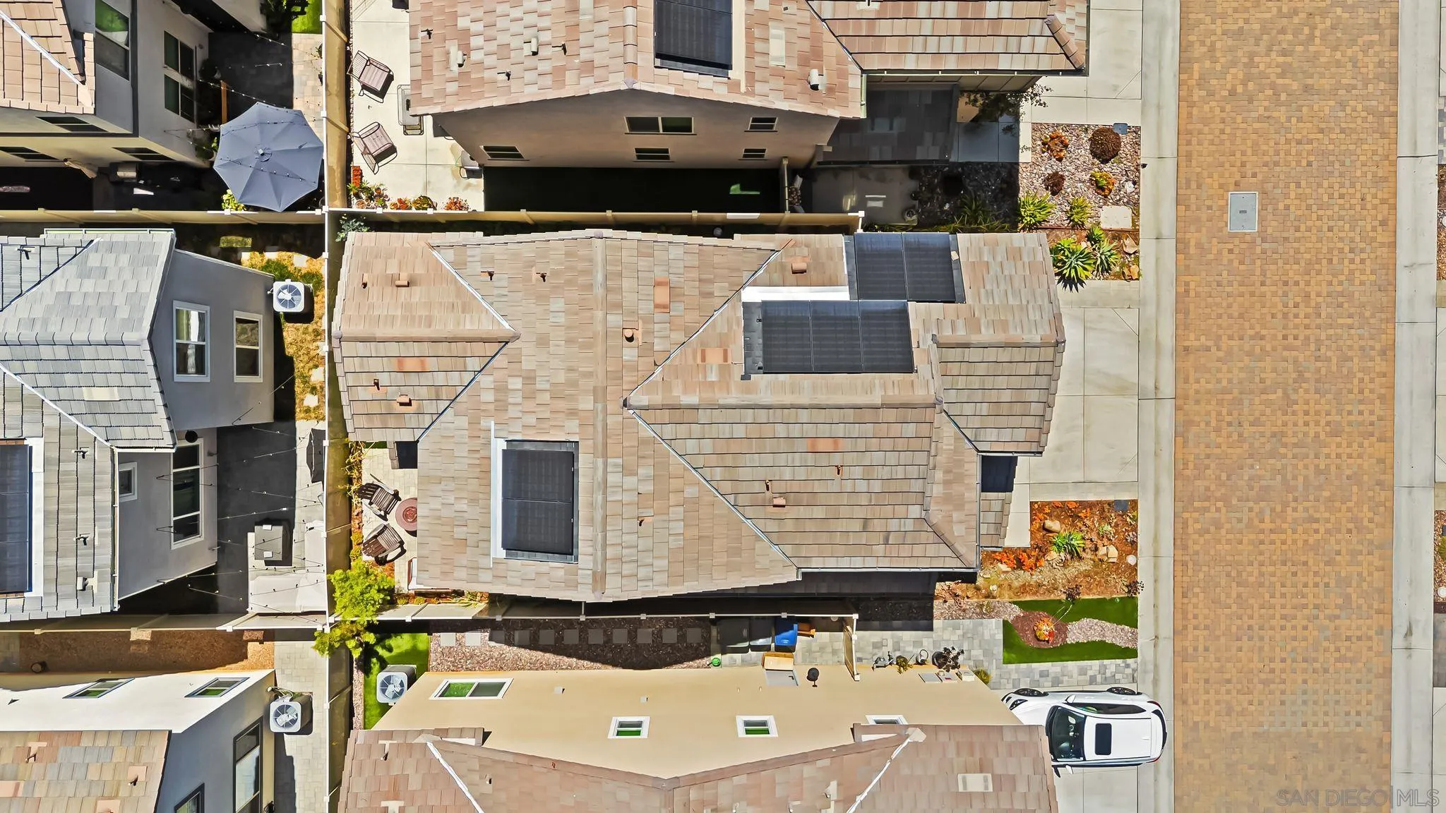 https://cdn.realtyfeed.com/cdn/127/250034766/94685aead347f2bef68f52f63cf20865.webp