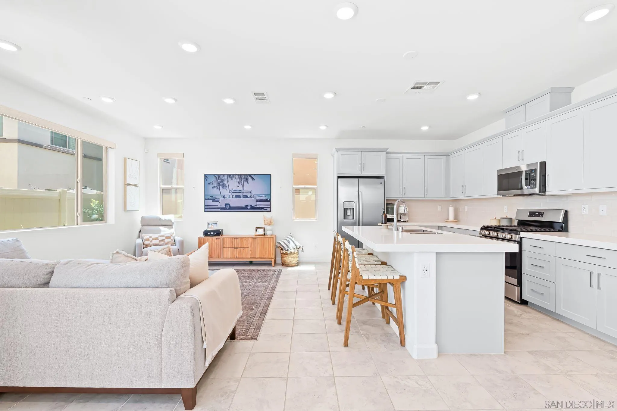 https://cdn.realtyfeed.com/cdn/127/250034766/dd42ca9d0e85d327d40316624278f17b.webp