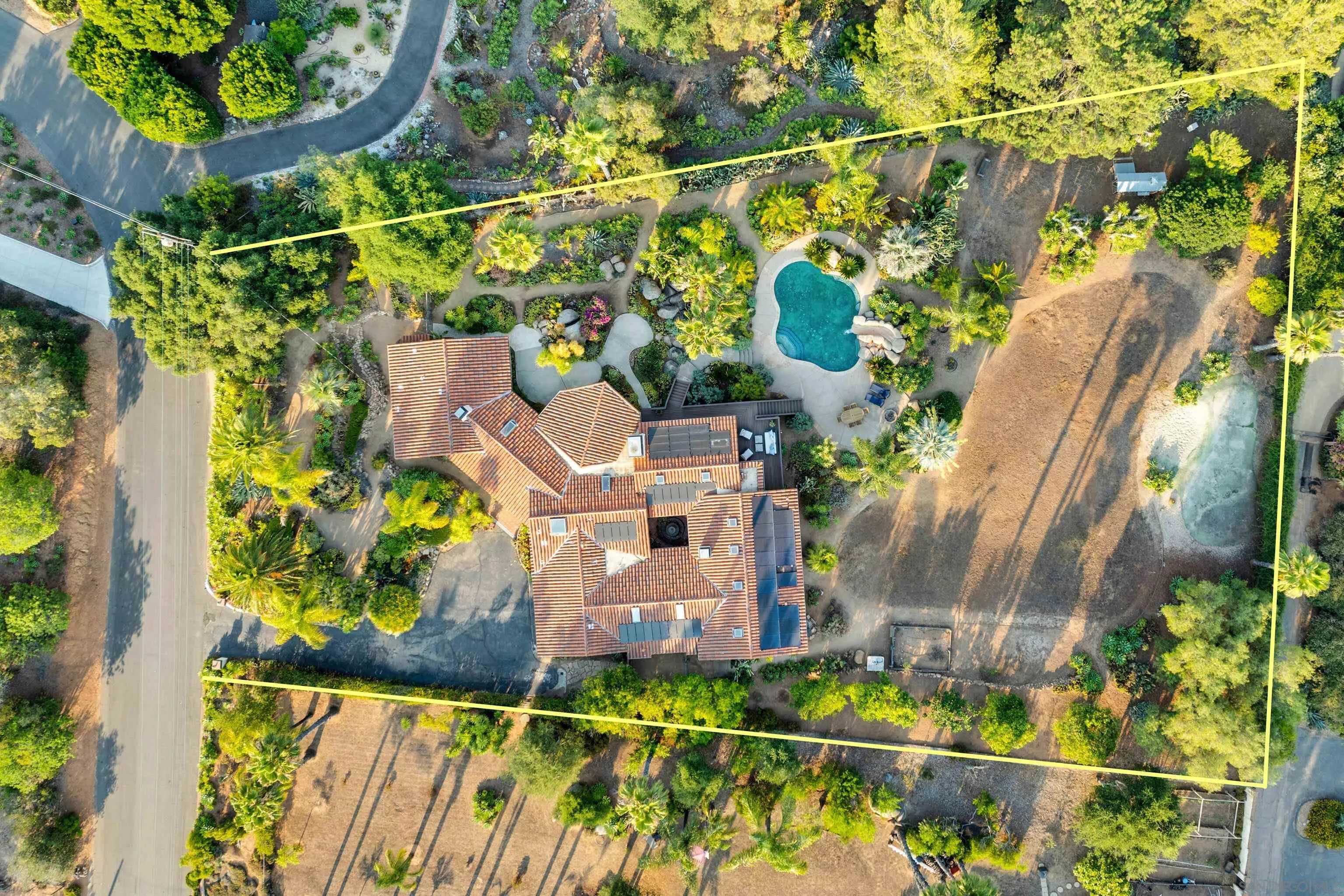 https://cdn.realtyfeed.com/cdn/127/250034770/16c47b66e2afe3bc9cf5e9bc8cb68f8f.webp