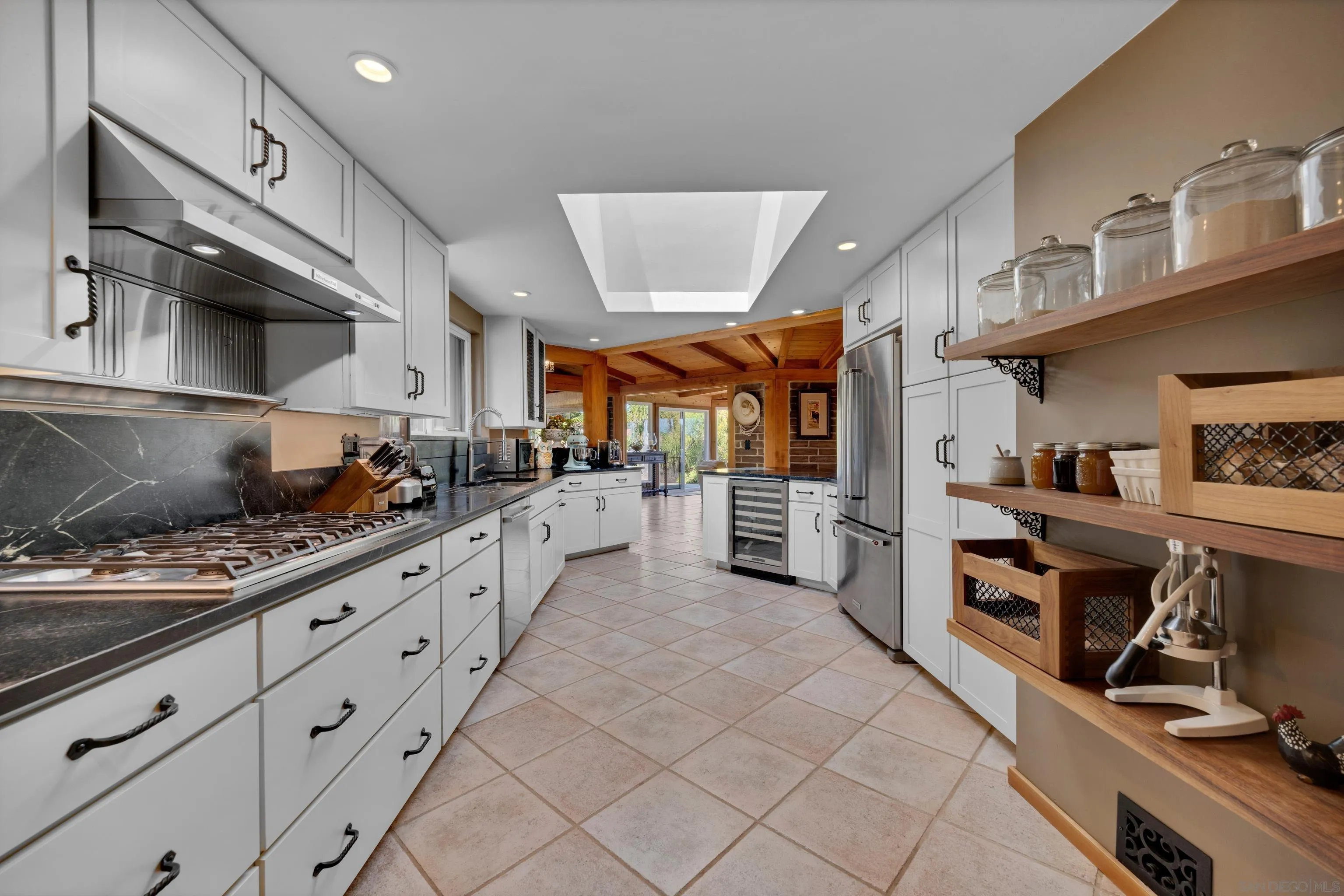 https://cdn.realtyfeed.com/cdn/127/250034770/a65a3325293fb7fd828aeb02447cdbee.webp