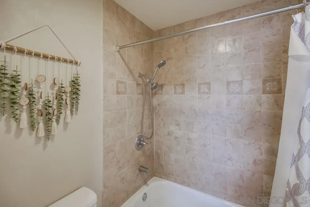 Photo #16: 250034781 Listing: Photo #16