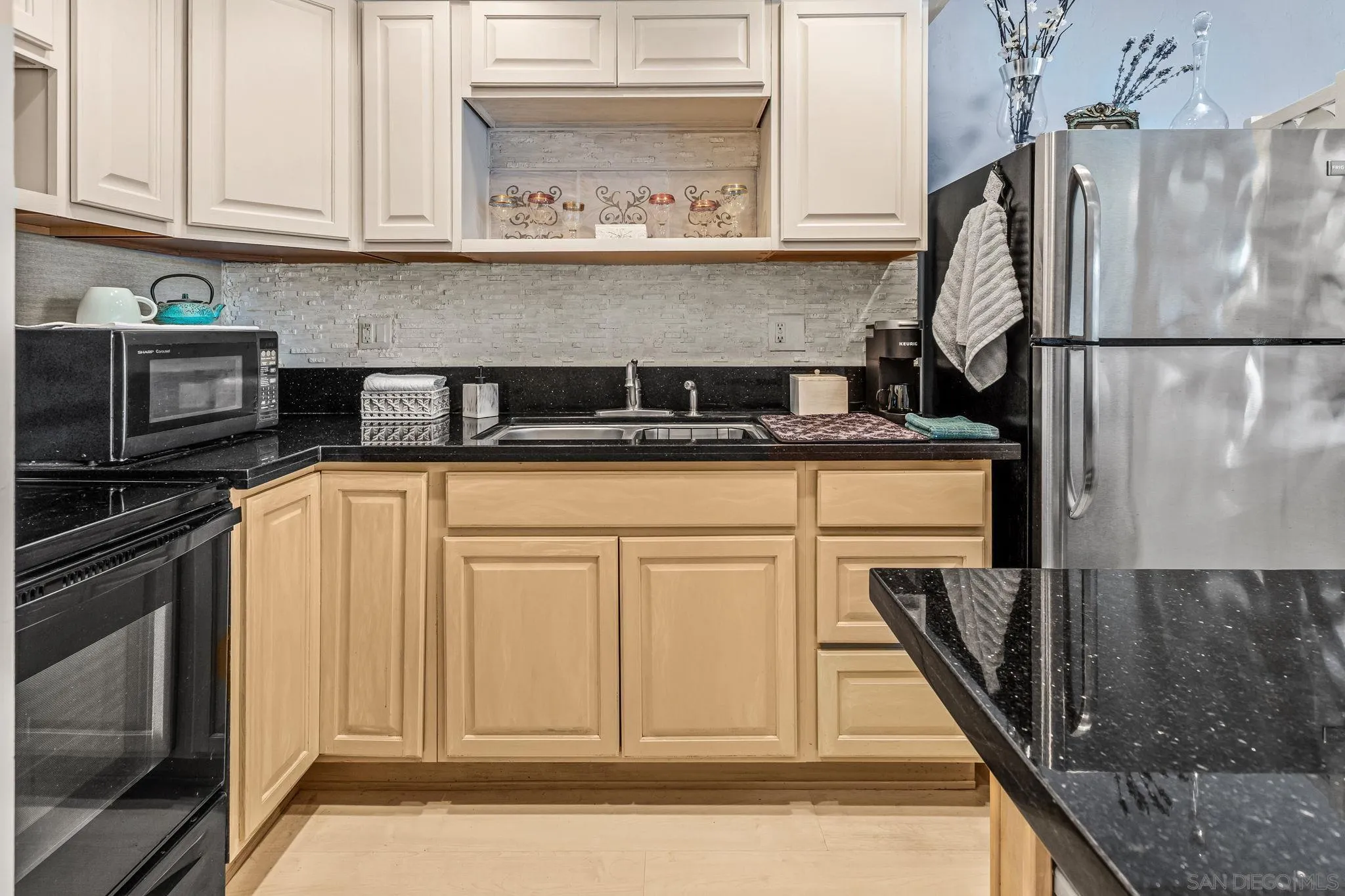 Photo #5: 250034792 Listing 