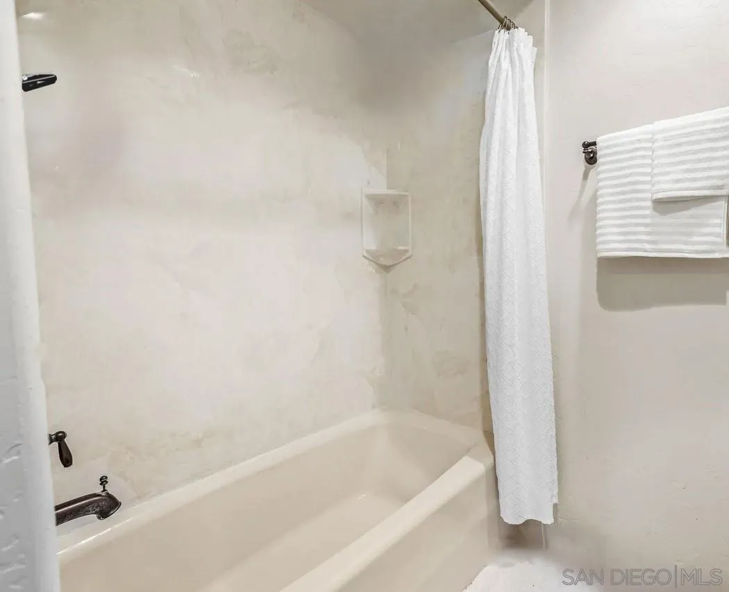 Photo #22: 250034792 Listing: Photo #22