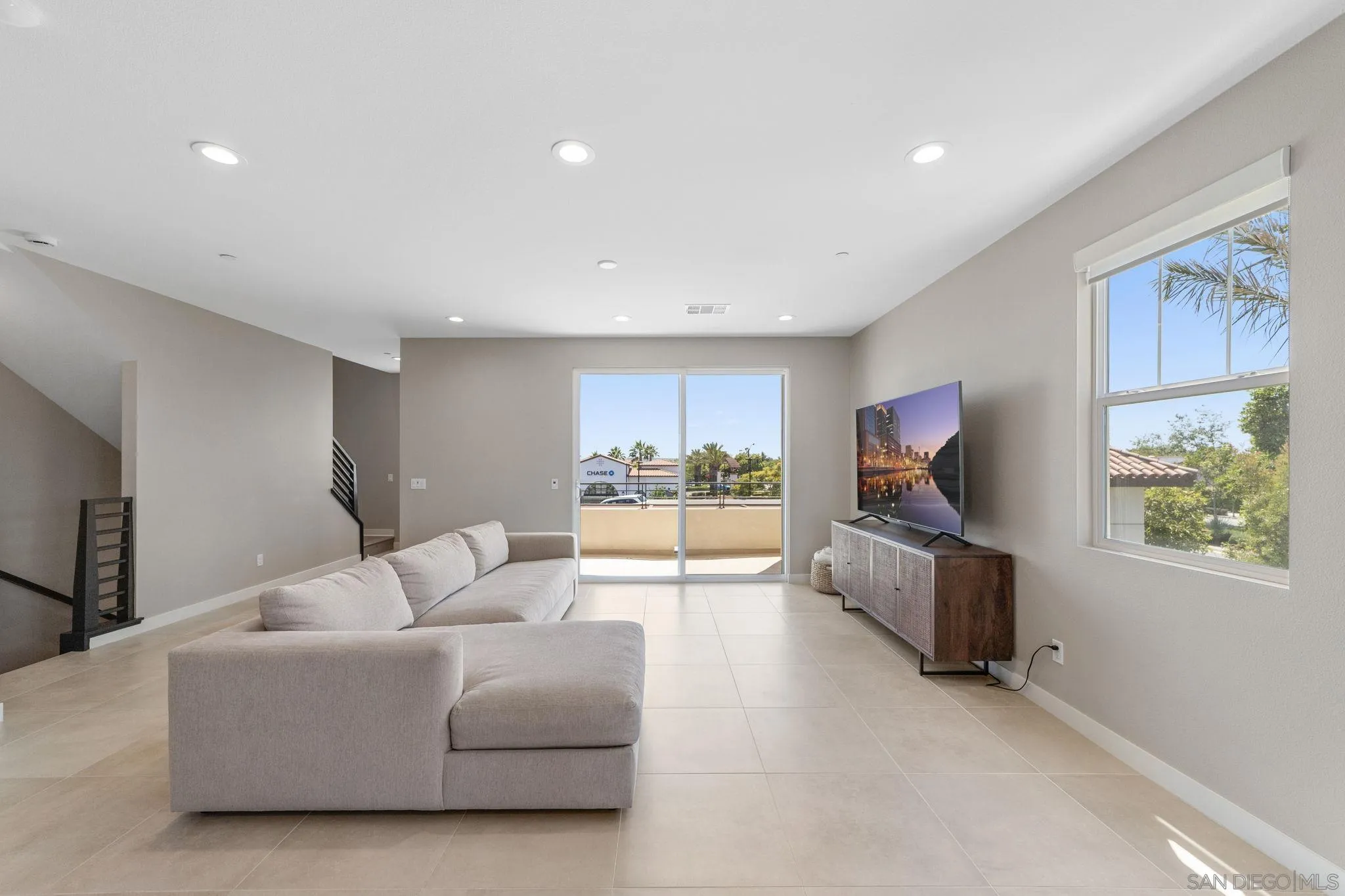 Photo #5: 250034795 Listing 