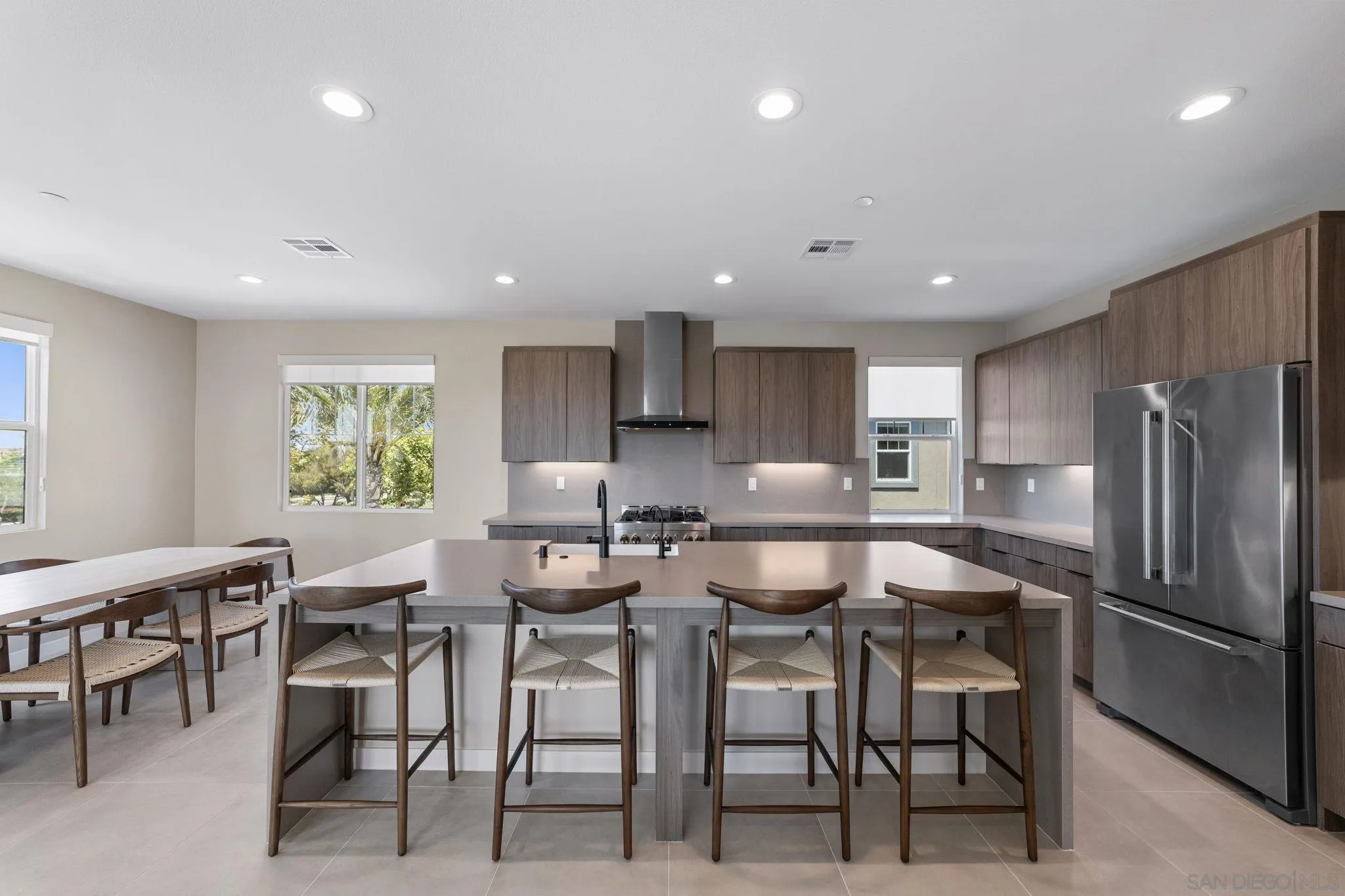 Photo #3: 250034795 Listing 