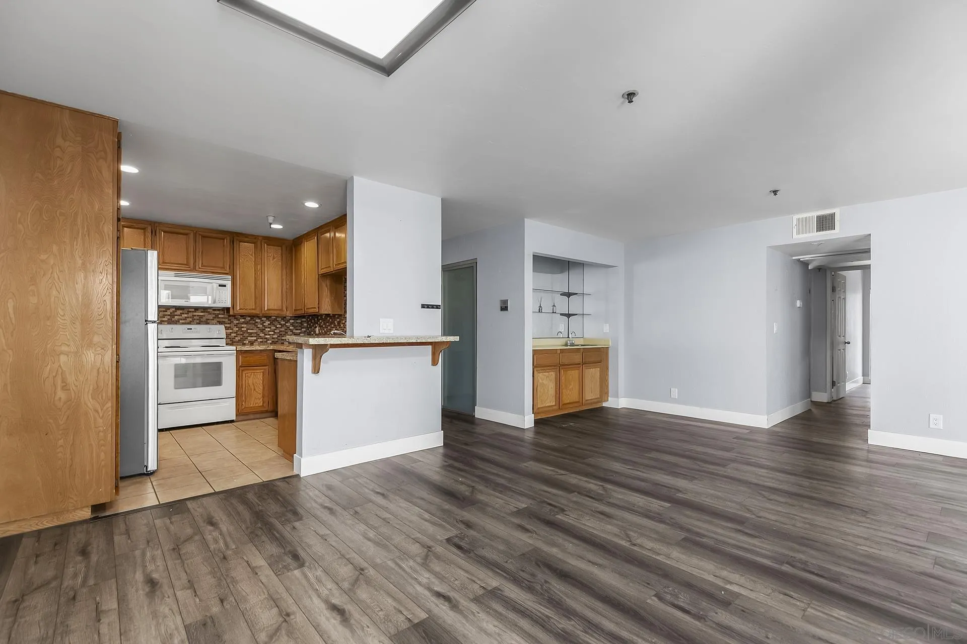 Photo #6: 250034813 Listing 