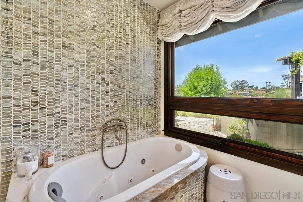 https://cdn.realtyfeed.com/cdn/127/250034814/579f9764c57a2d69d571f18da9fdf1da.webp