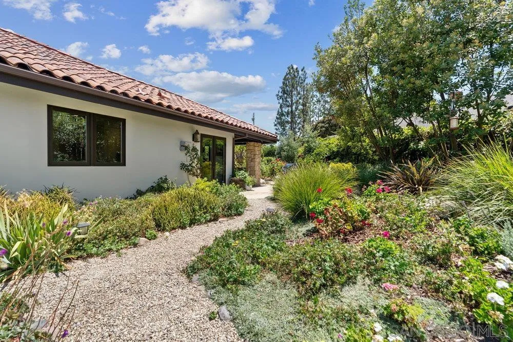 https://cdn.realtyfeed.com/cdn/127/250034814/bc3f2de0cc280fb5fe16a16c26ddc049.webp