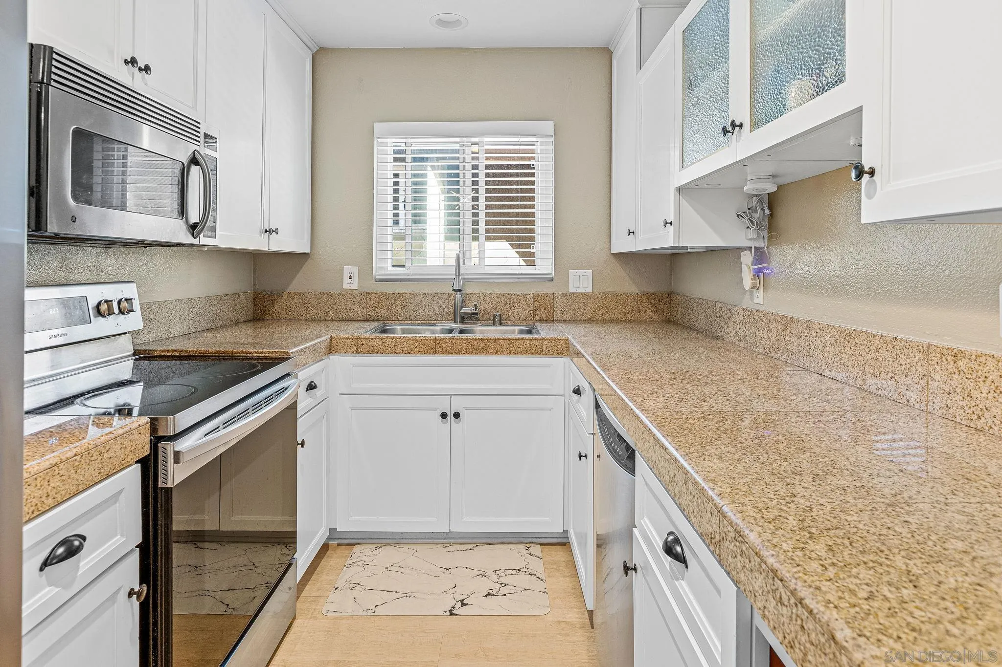 Photo #12: 250034819 Listing: Photo #12