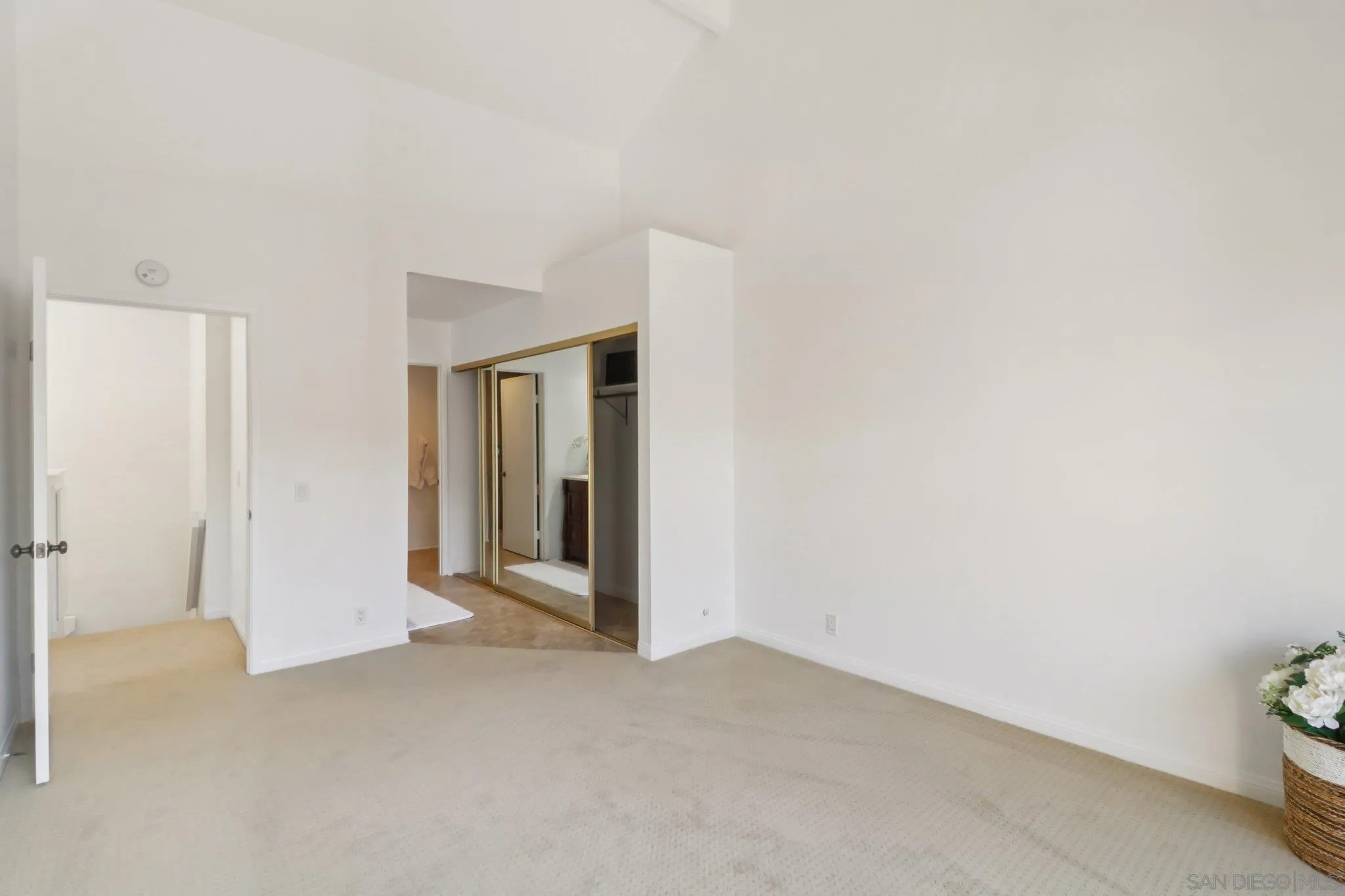 Photo #12: 250034830 Listing: Photo #12
