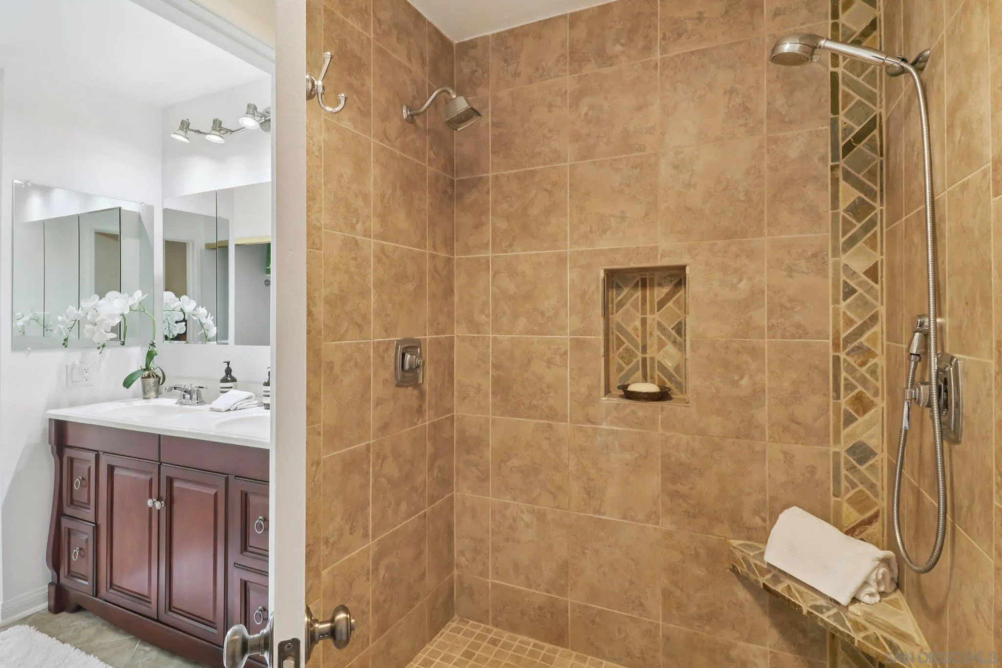 Photo #17: 250034830 Listing: Photo #17