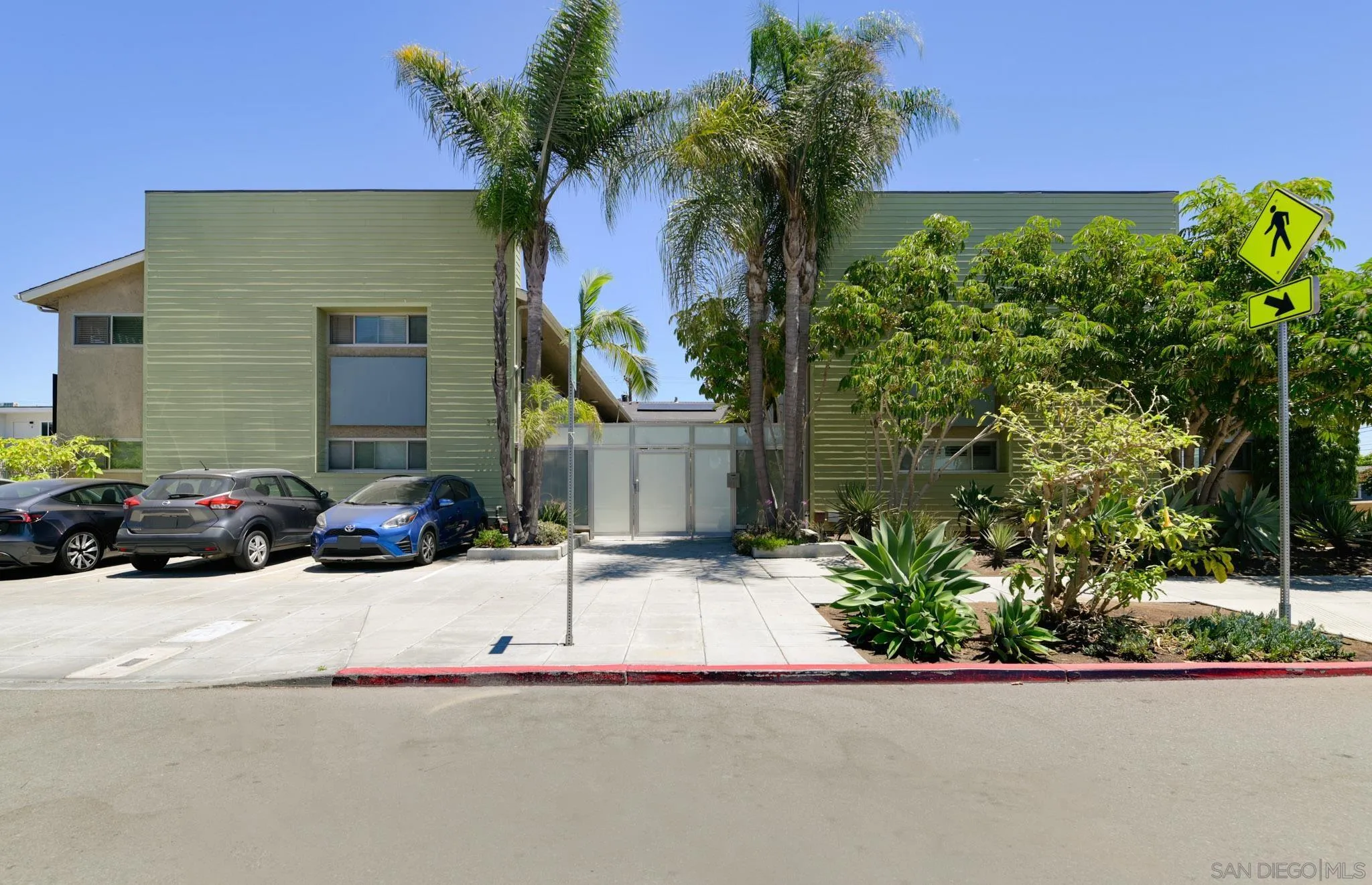 Photo #2: 250034843 Listing 