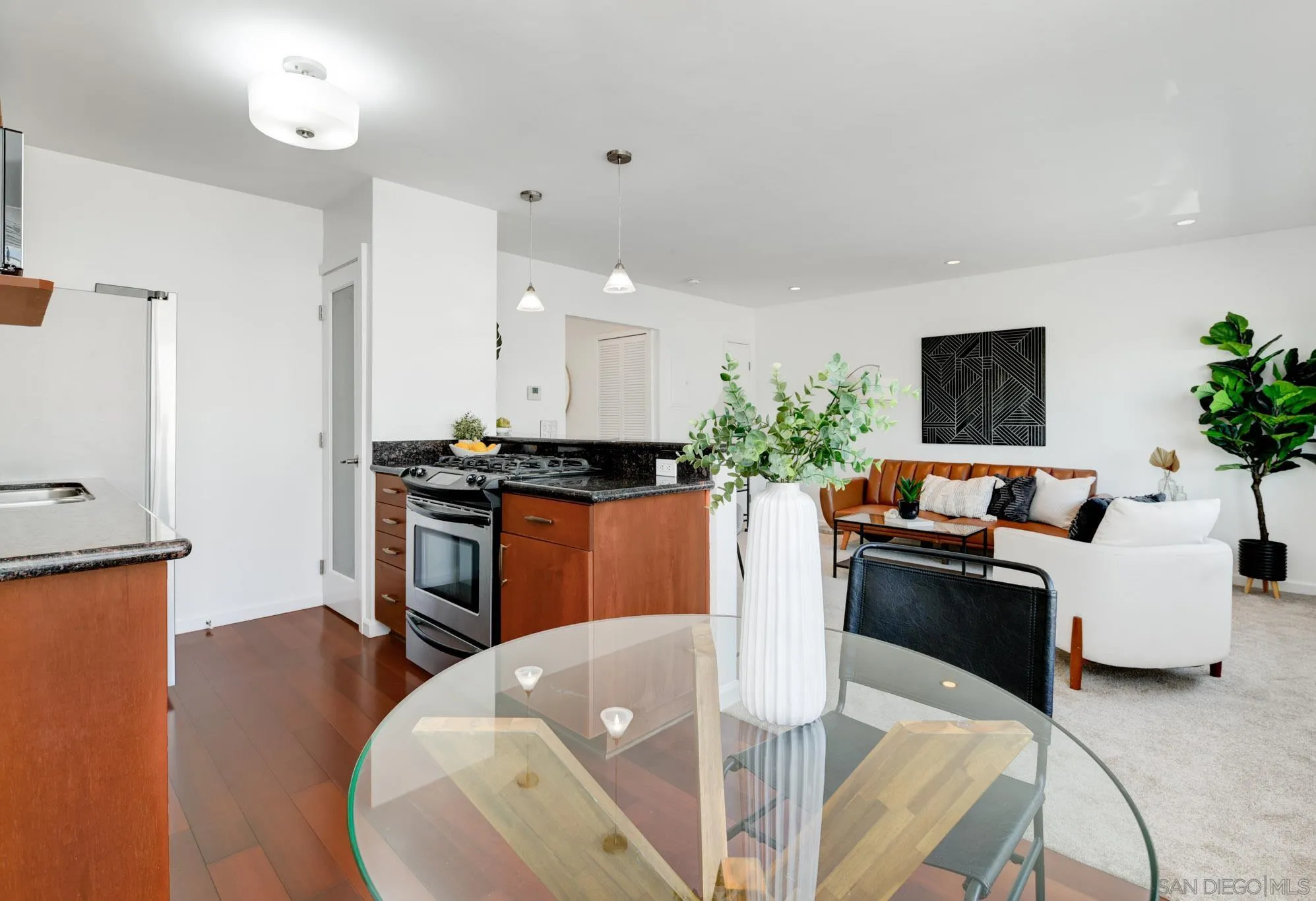 Photo #10: 250034843 Listing: Photo #10