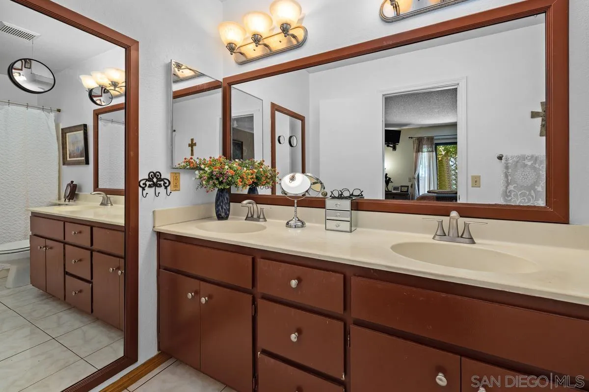 Photo #25: 250034854 Listing: Photo #25