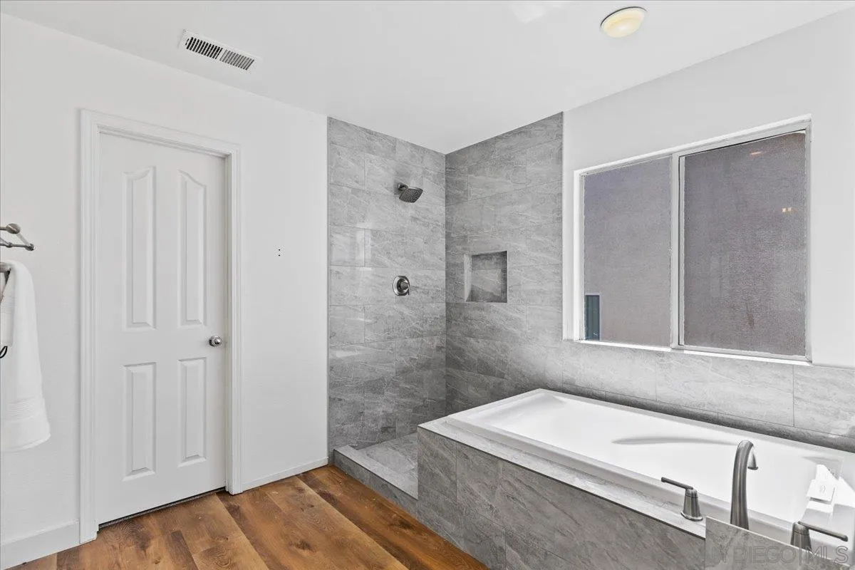 https://cdn.realtyfeed.com/cdn/127/250034857/9690996316d8fe3114b4bfe1ded45405.webp