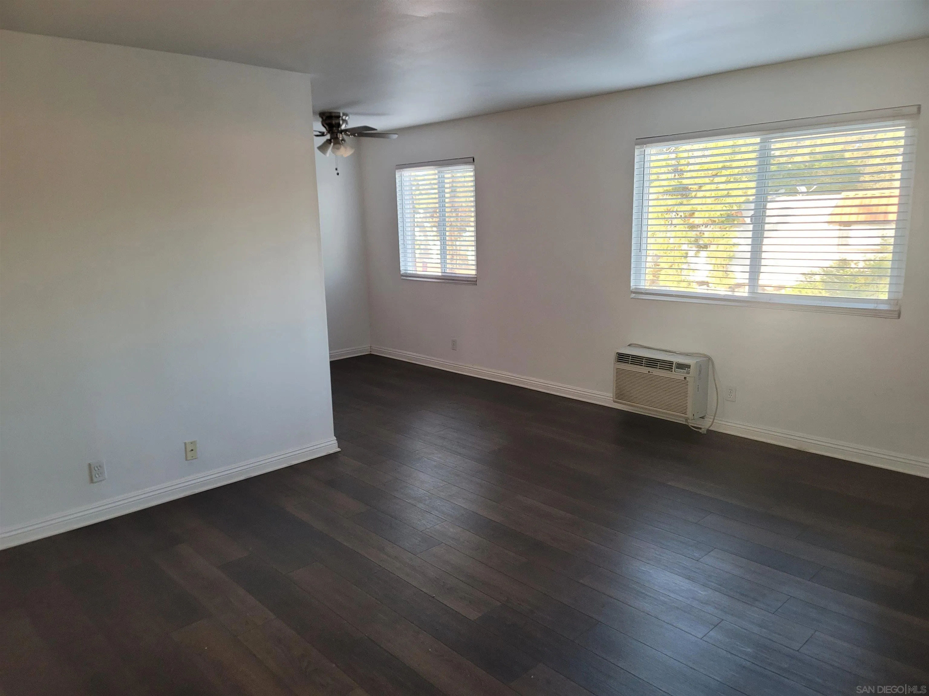 Photo #3: 250034859 Listing 
