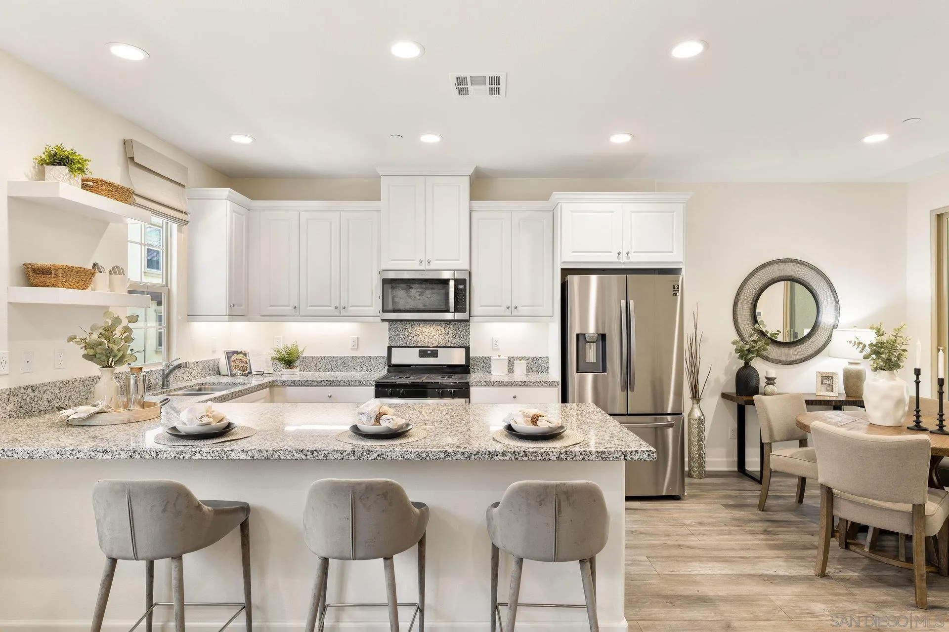 Photo #3: 250034873 Listing 