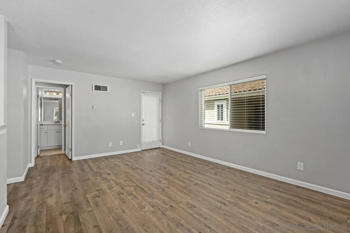 Photo #9: 250034881 Listing: Photo #9