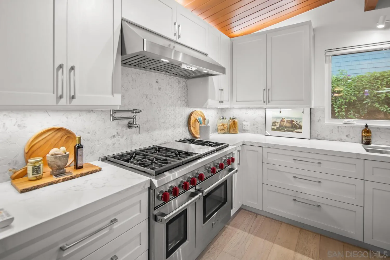 https://cdn.realtyfeed.com/cdn/127/250034886/0504d0940afa0aba764d163f8f14cc3d.webp