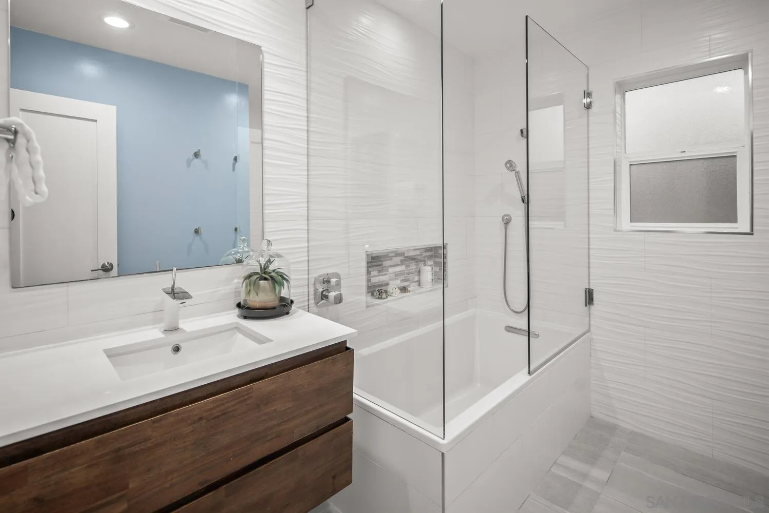 https://cdn.realtyfeed.com/cdn/127/250034886/407c480946a0840538d7275205b757bb.webp