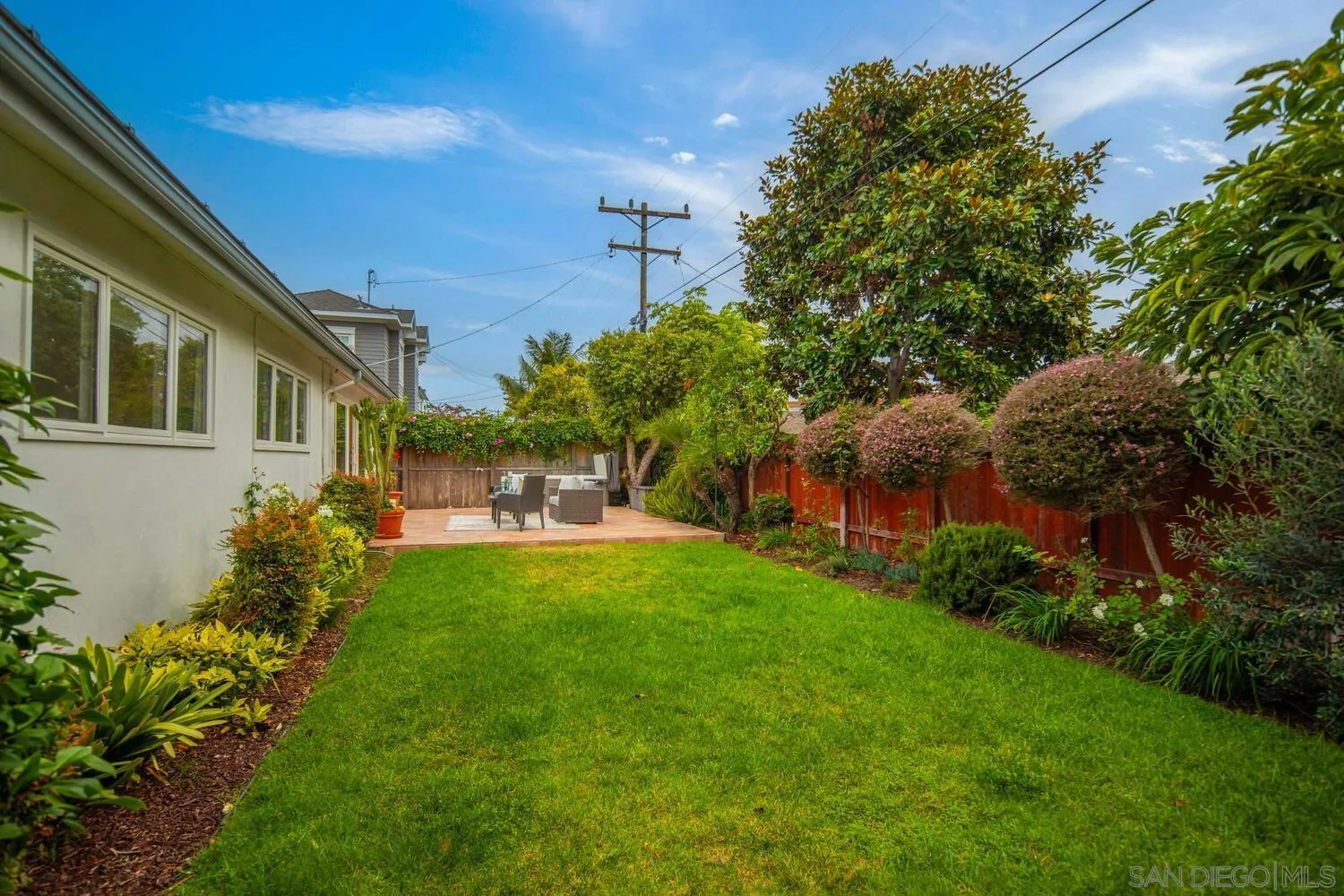 https://cdn.realtyfeed.com/cdn/127/250034886/a842cfc104e3faaec8a8b3ed5434c6cb.webp