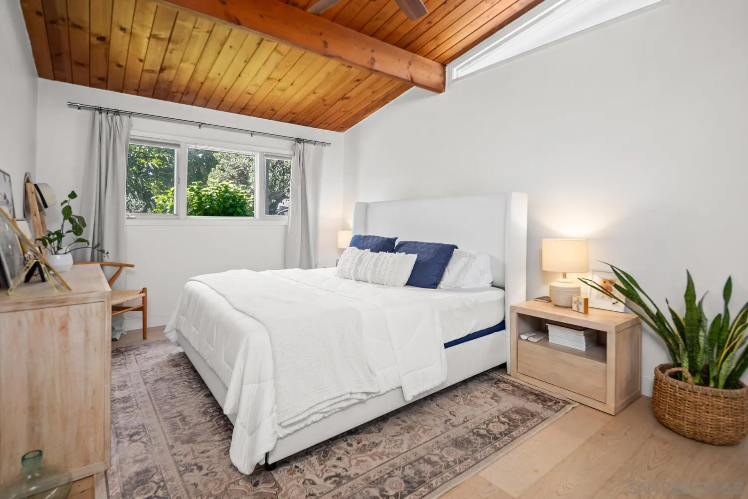 https://cdn.realtyfeed.com/cdn/127/250034886/b9476f06d9702cad9b727d12dee15f59.webp