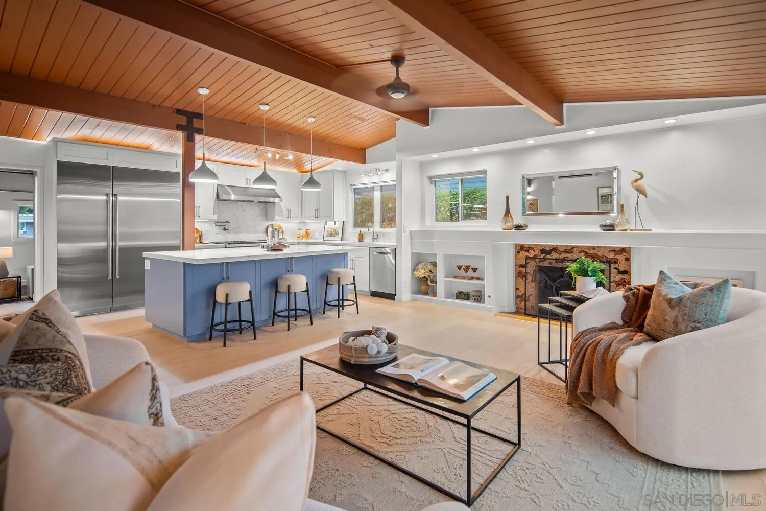 https://cdn.realtyfeed.com/cdn/127/250034886/cdb36305922e57a30c7fa80e51fa12ee.webp