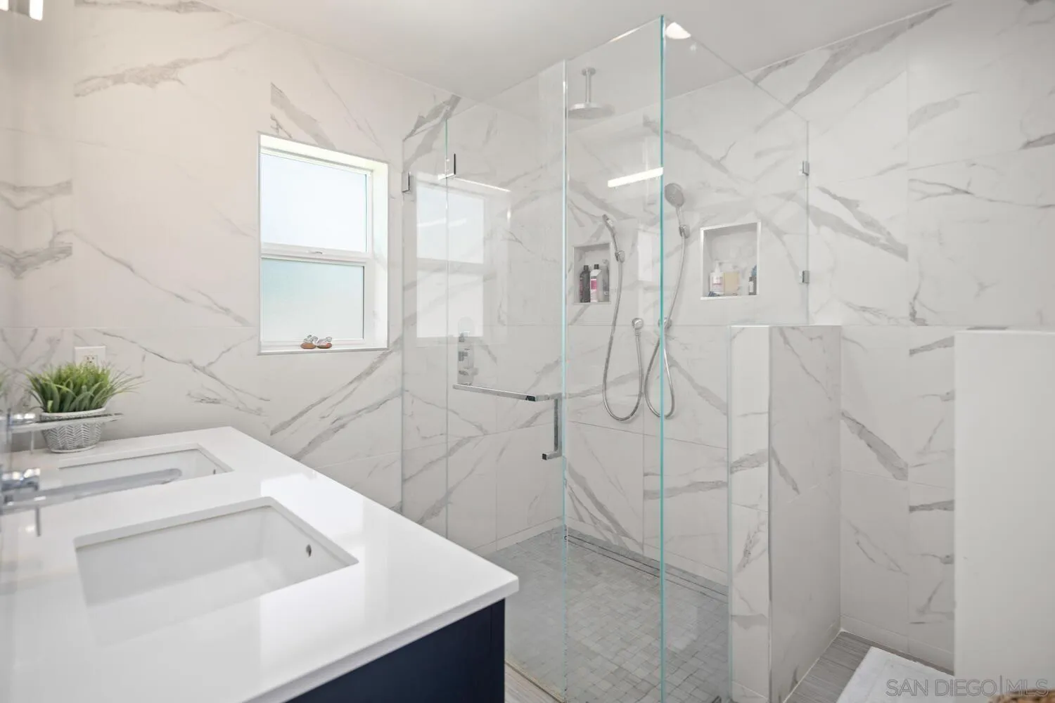 https://cdn.realtyfeed.com/cdn/127/250034886/eb66e7aff629b711c84ca08e5b808c43.webp