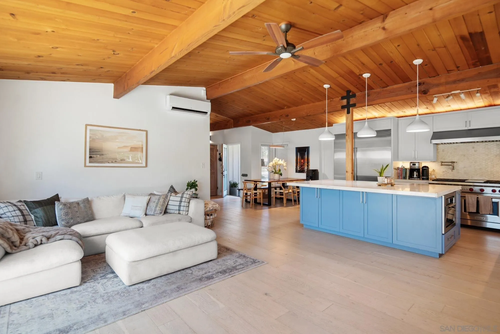 https://cdn.realtyfeed.com/cdn/127/250034886/f7d65058fa553814ec008d3d4f0e06fe.webp
