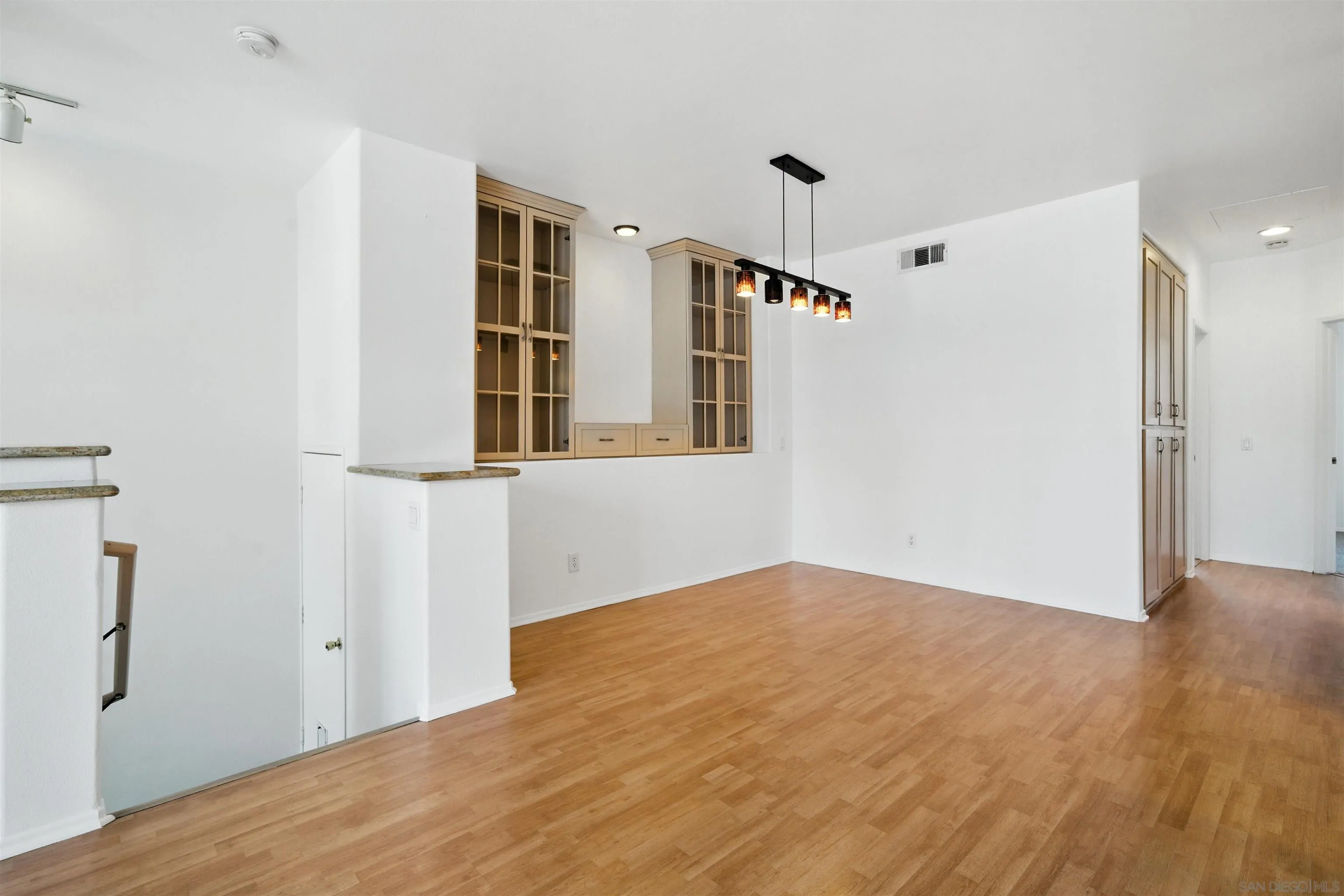 Photo #4: 250034889 Listing 
