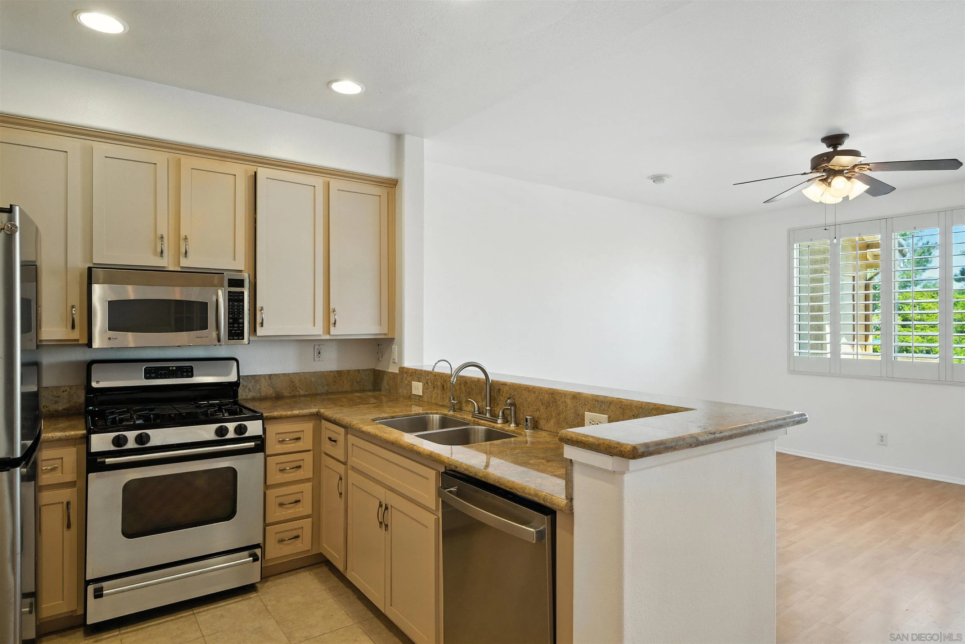 Photo #15: 250034889 Listing: Photo #15