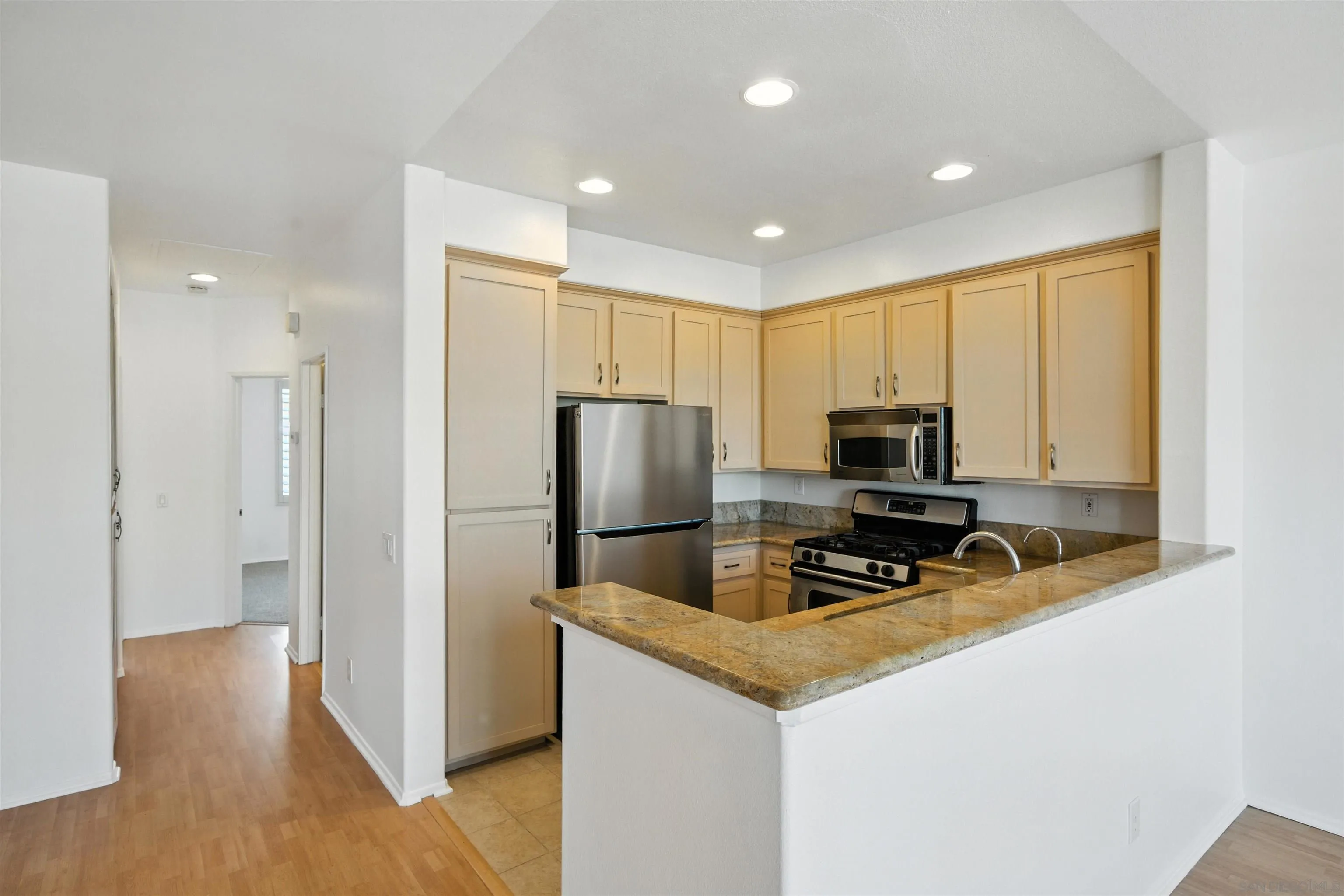 Photo #17: 250034889 Listing: Photo #17