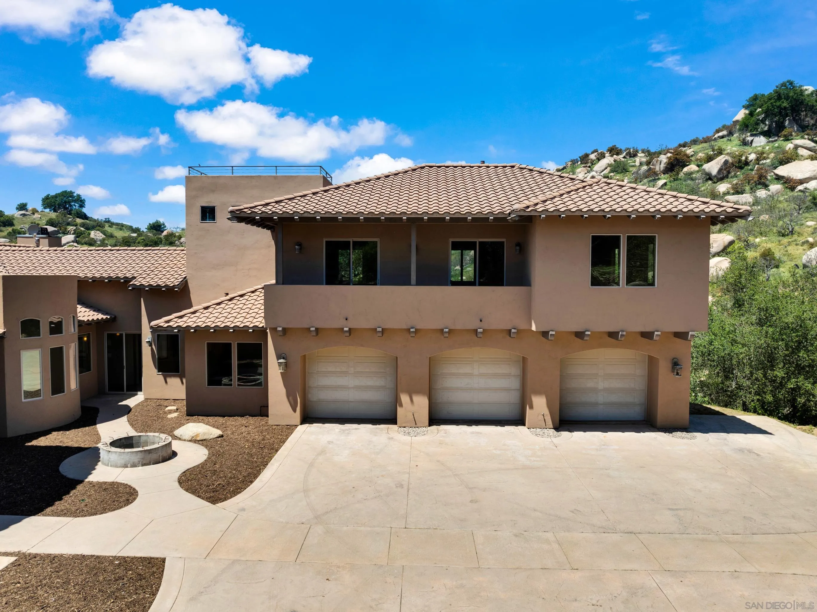 https://cdn.realtyfeed.com/cdn/127/250034890/0c115050e9d0b8fccda0dde68f10136e.webp