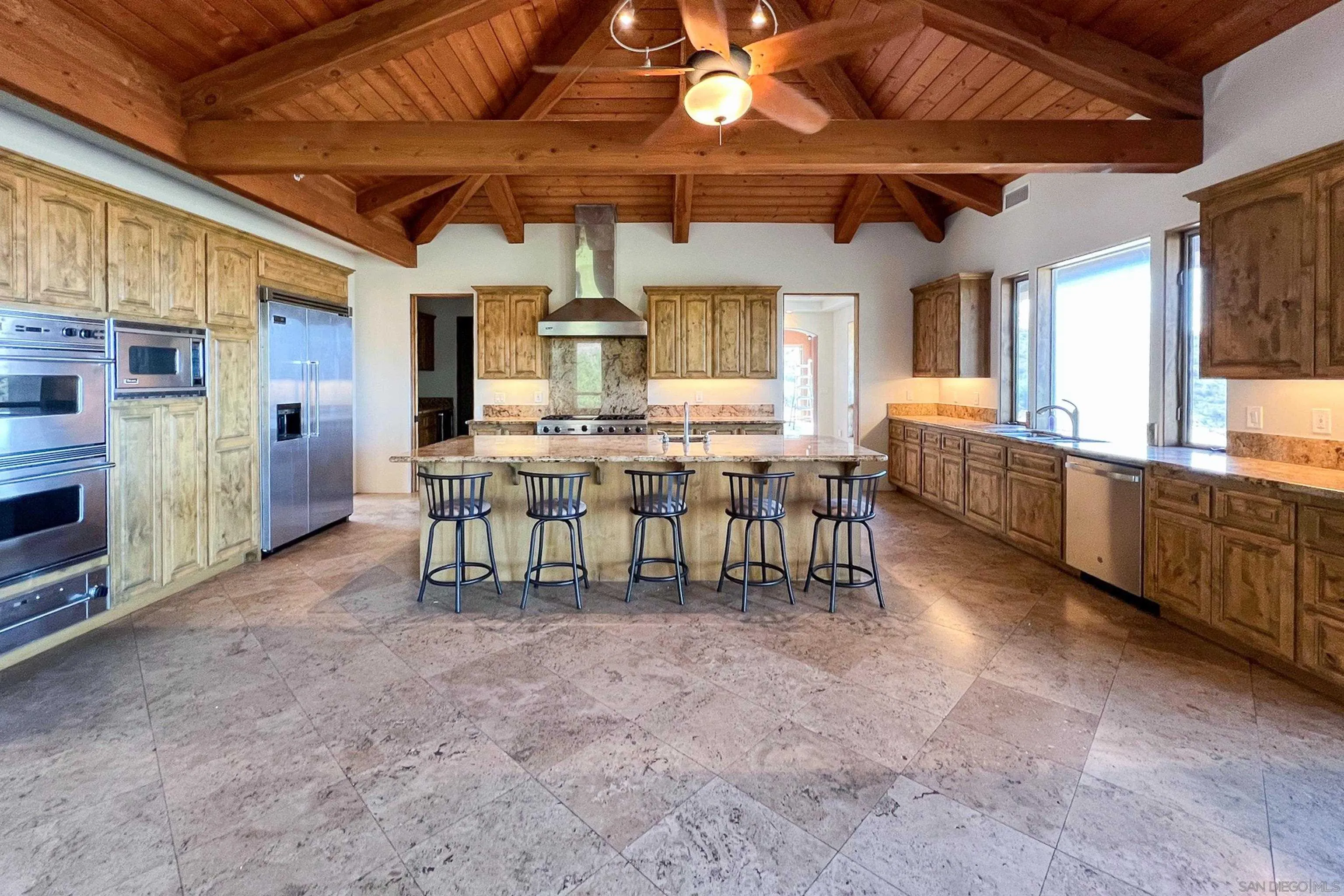 https://cdn.realtyfeed.com/cdn/127/250034890/12c1337ae1acbb7cab188725d4ead7bd.webp