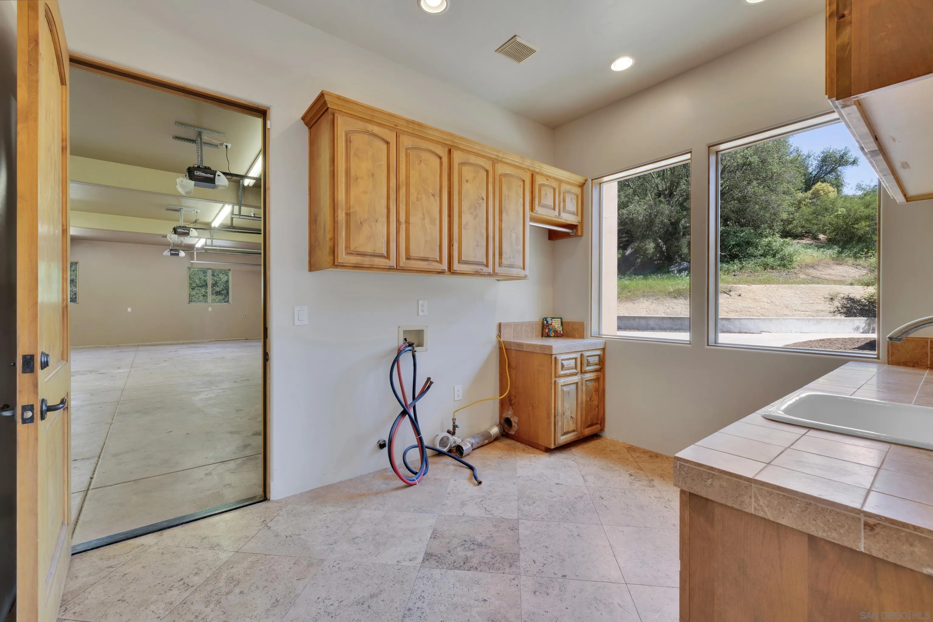 https://cdn.realtyfeed.com/cdn/127/250034890/88ea3d206d6cdd6d4f420fcf1cf003cc.webp