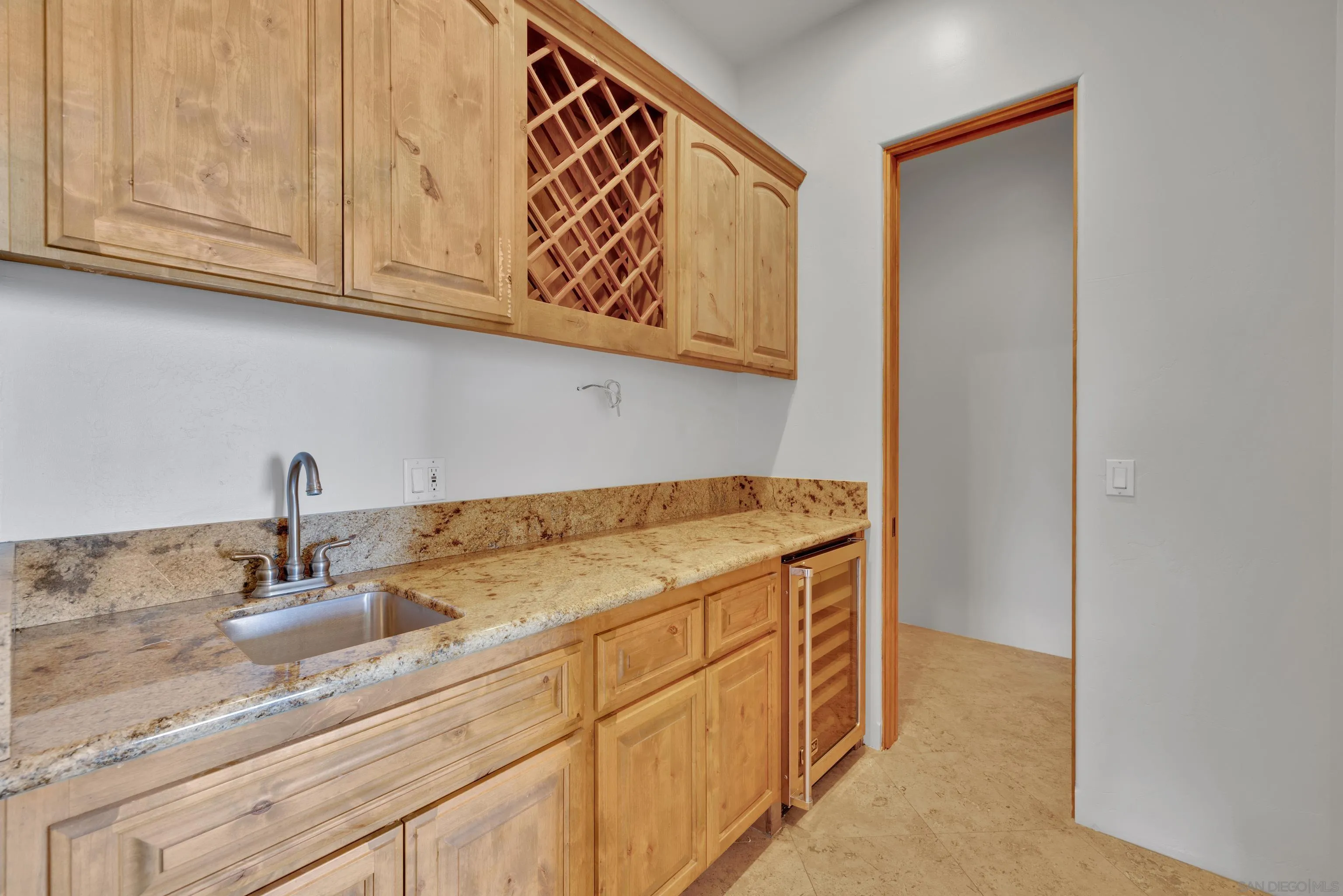 https://cdn.realtyfeed.com/cdn/127/250034890/c158c20b9927344abf022401305b81cd.webp