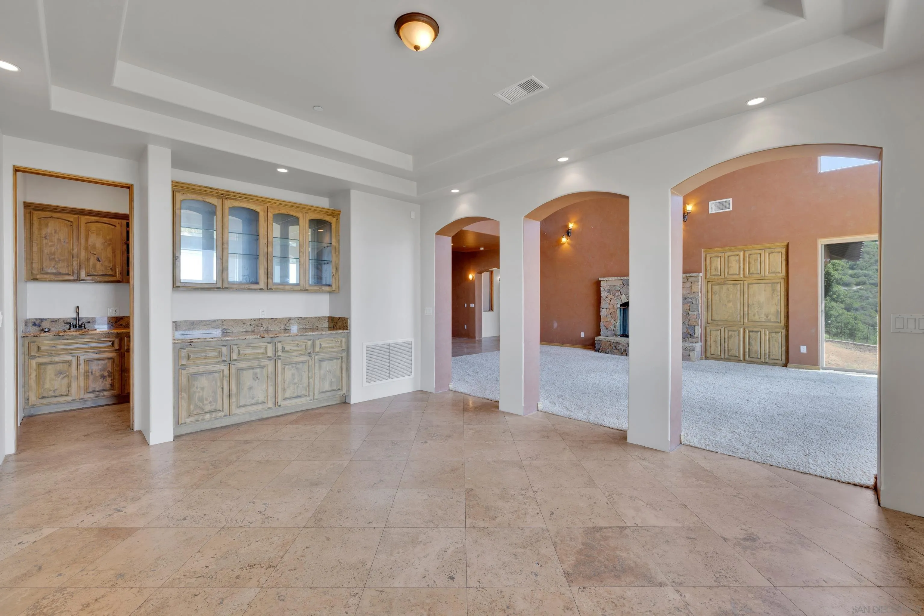 https://cdn.realtyfeed.com/cdn/127/250034890/eee8588f14f65b5bb801e66e10ce89d9.webp