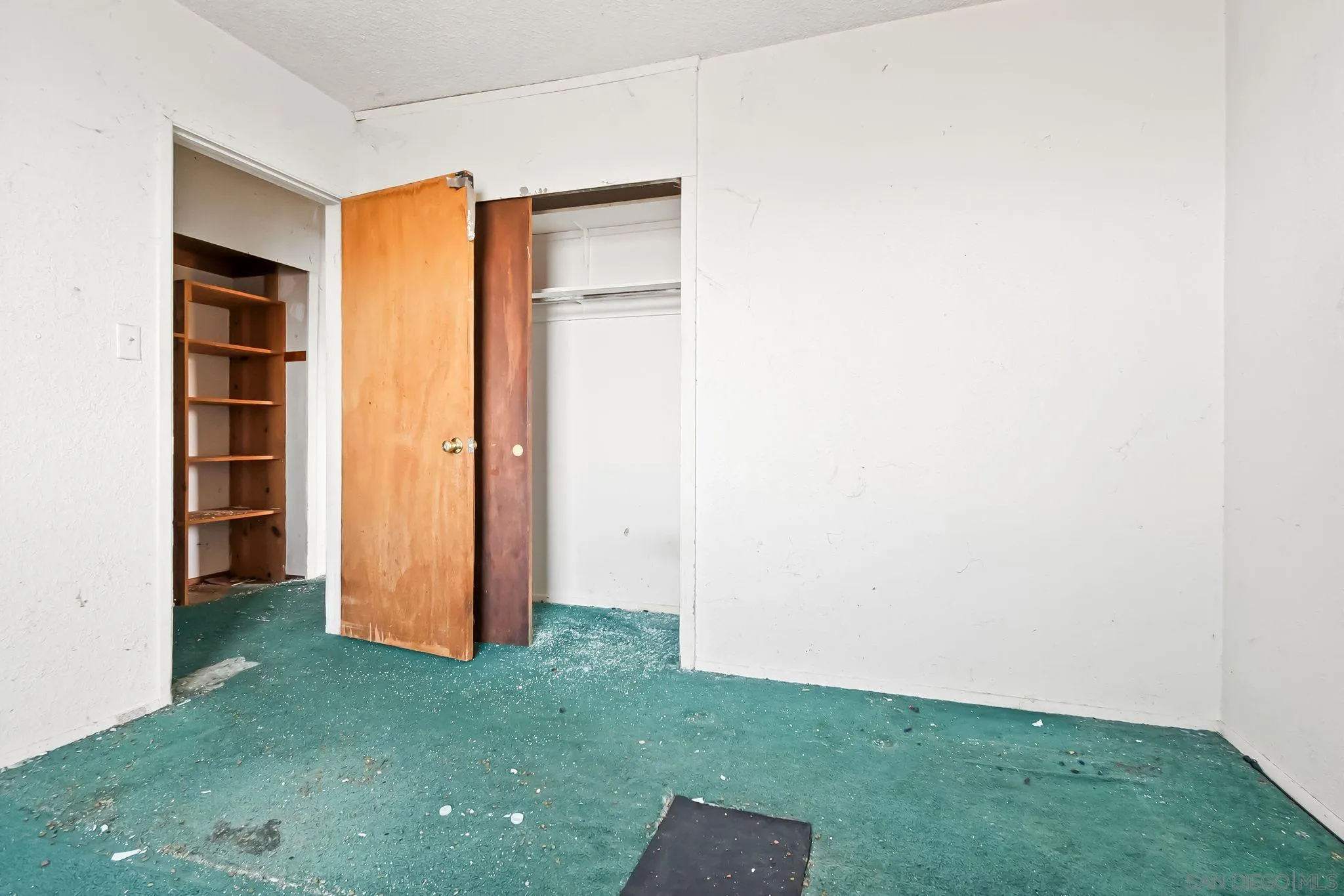 https://cdn.realtyfeed.com/cdn/127/250034899/175114da2ba1037bae83b5812f6b163e.webp